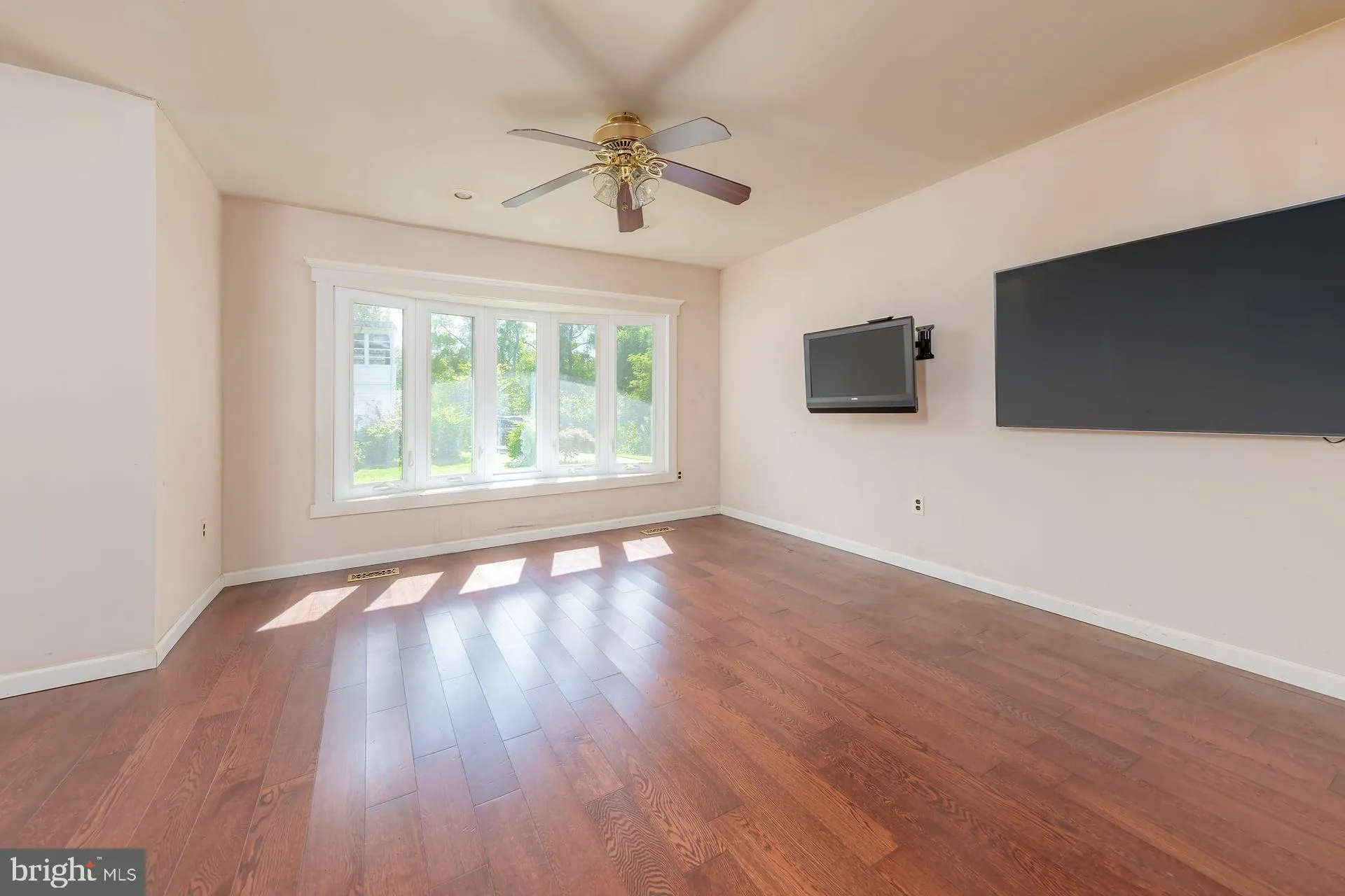 Clementon, New Jersey 08021, United States, 3 Bedrooms Bedrooms, ,2 BathroomsBathrooms,Residential,Pending,203188