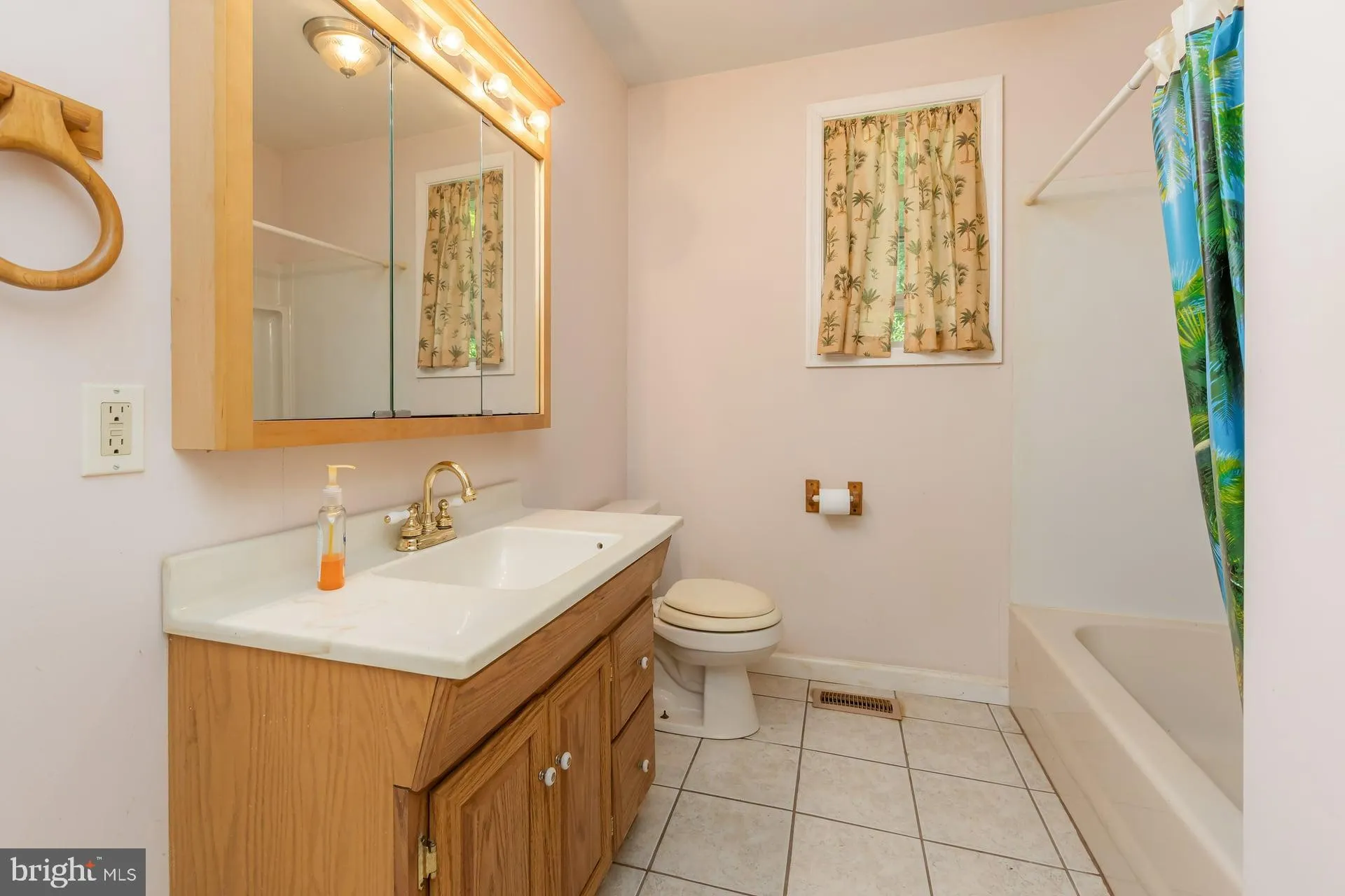 Clementon, New Jersey 08021, United States, 3 Bedrooms Bedrooms, ,2 BathroomsBathrooms,Residential,Pending,203188