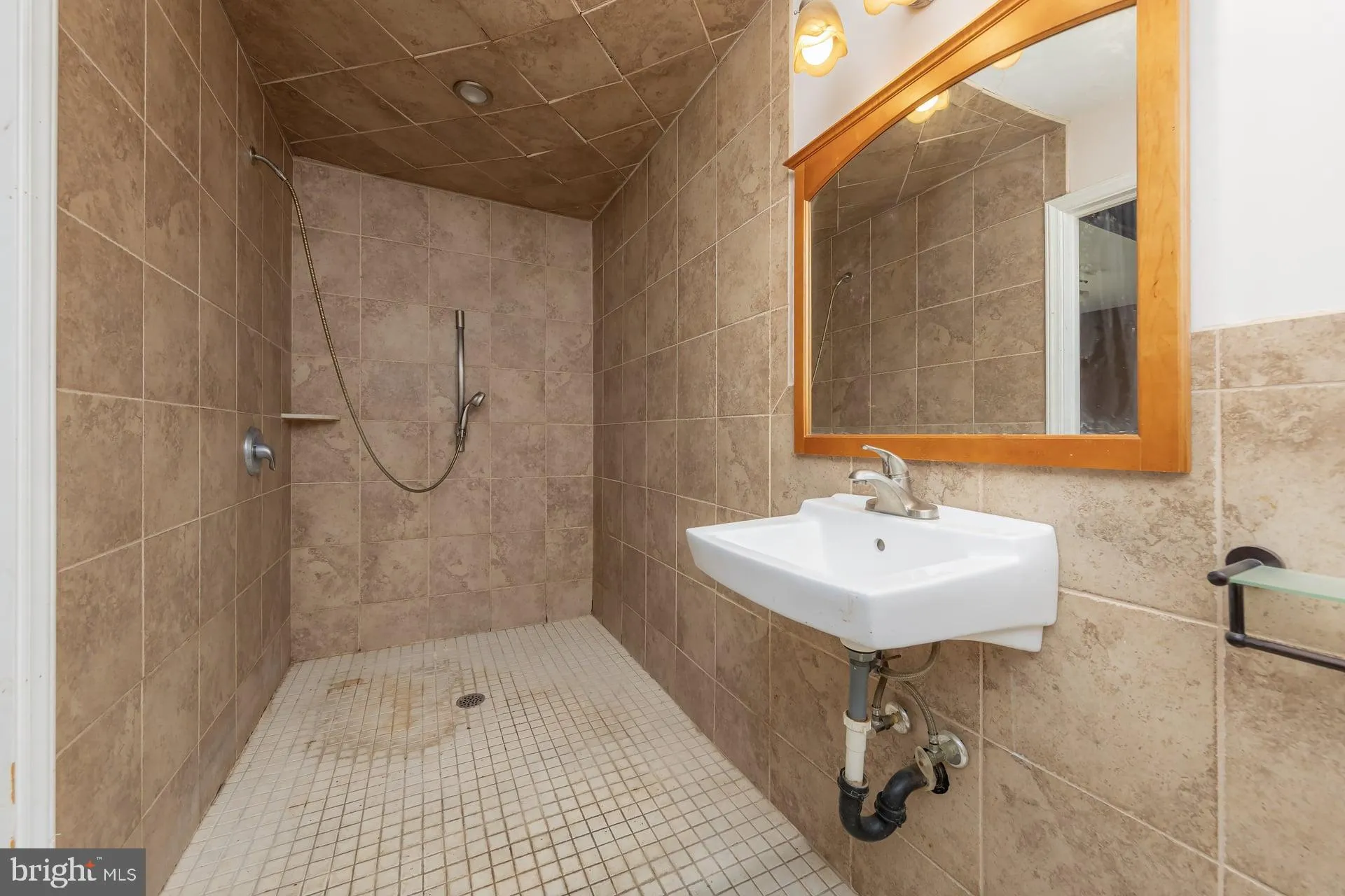 Clementon, New Jersey 08021, United States, 3 Bedrooms Bedrooms, ,2 BathroomsBathrooms,Residential,Pending,203188