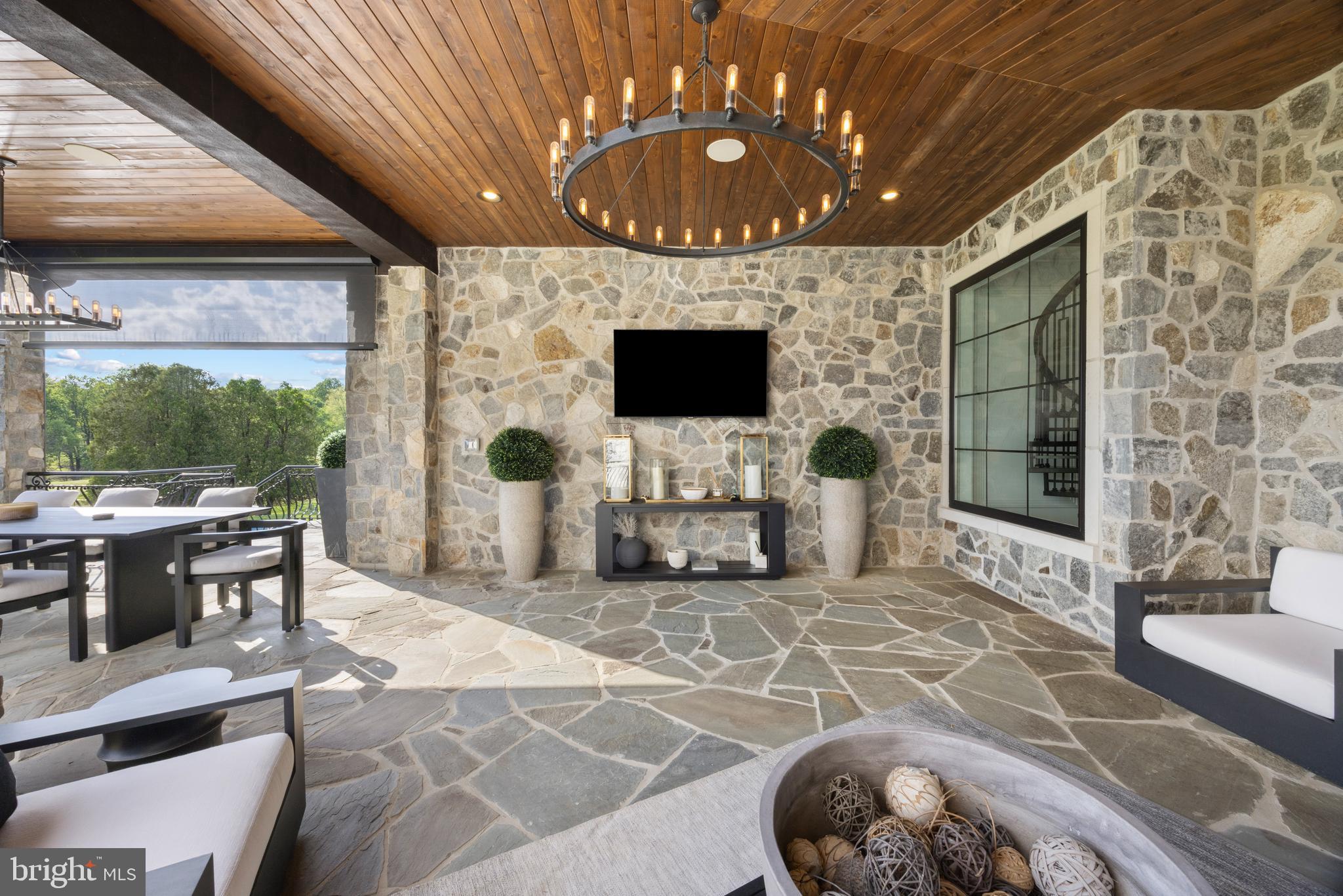 CASTANEA ESTATES - Residential