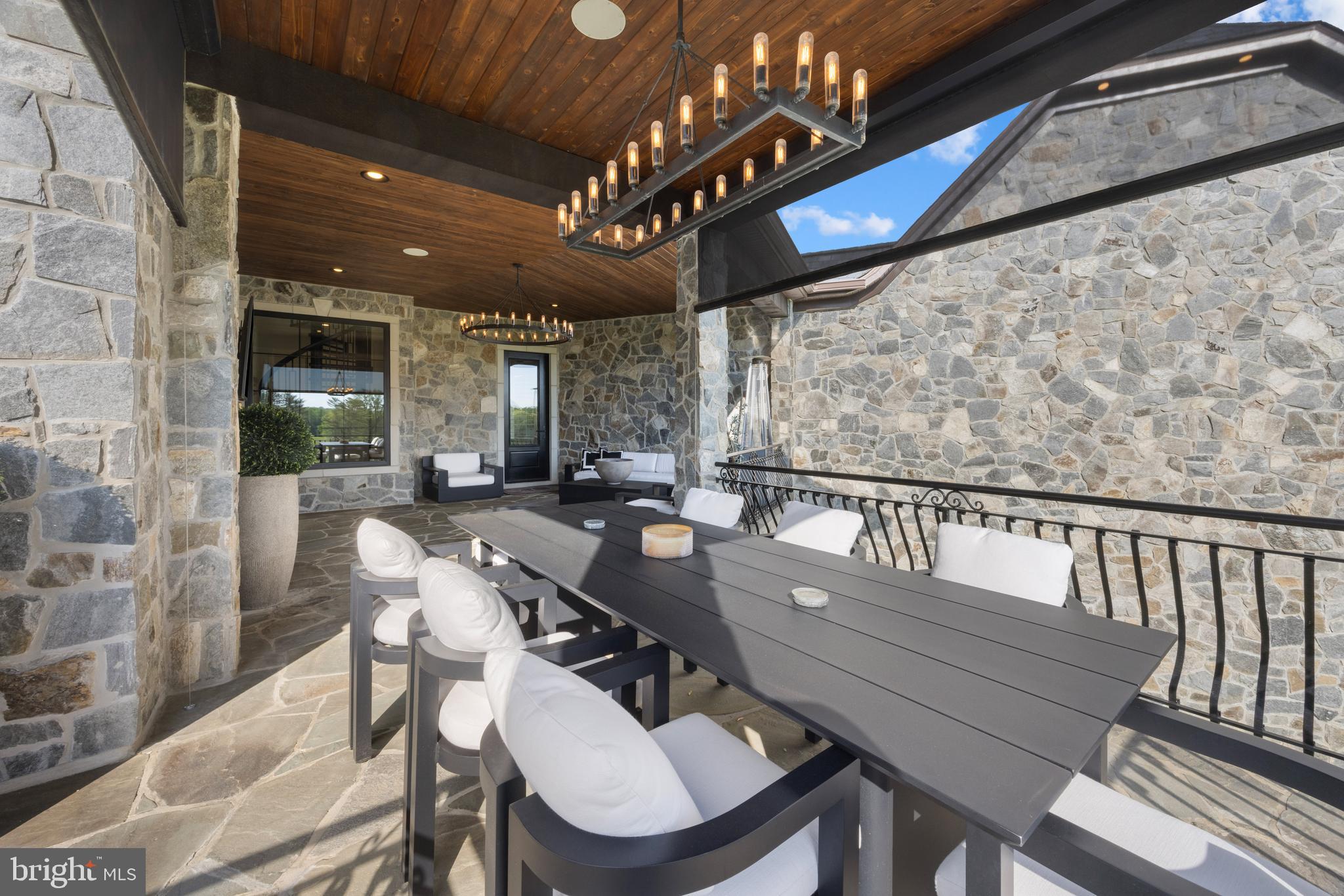 CASTANEA ESTATES - Residential