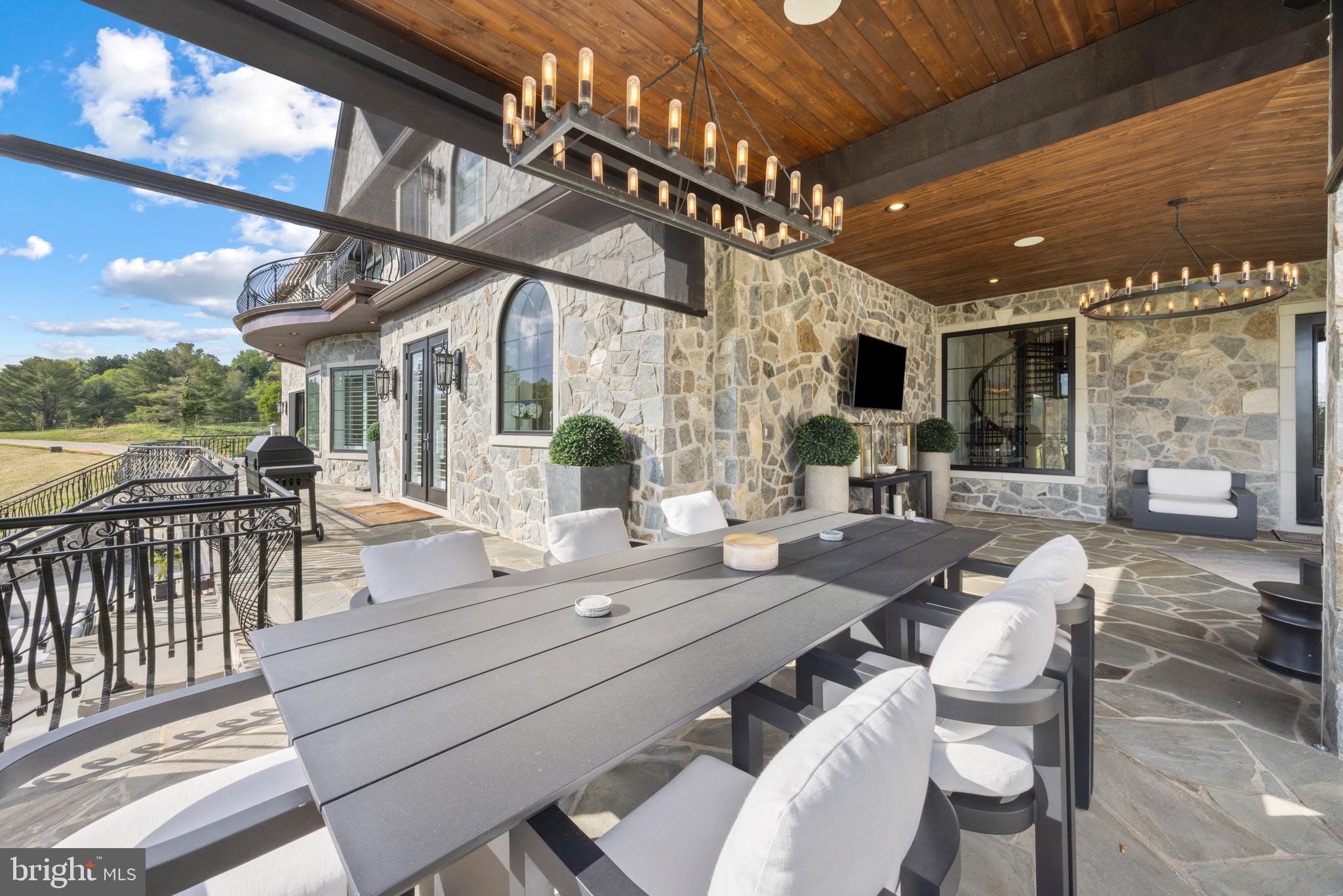 CASTANEA ESTATES - Residential