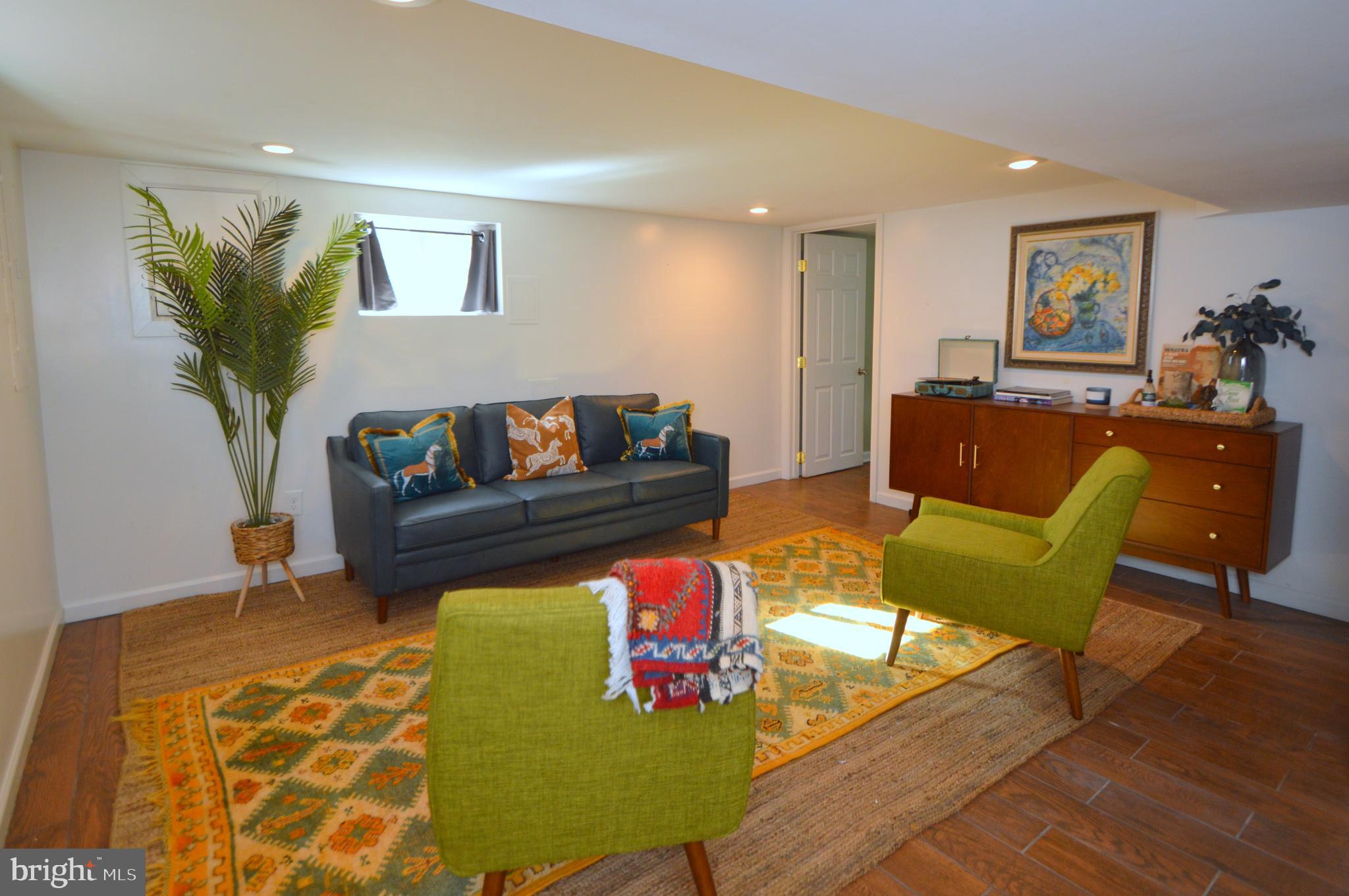 DOUGLAS PARK - Residential Lease