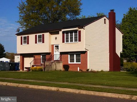 Homes For Sale - 127 Karen Court<br/> MULLICA HILL, NJ 08062