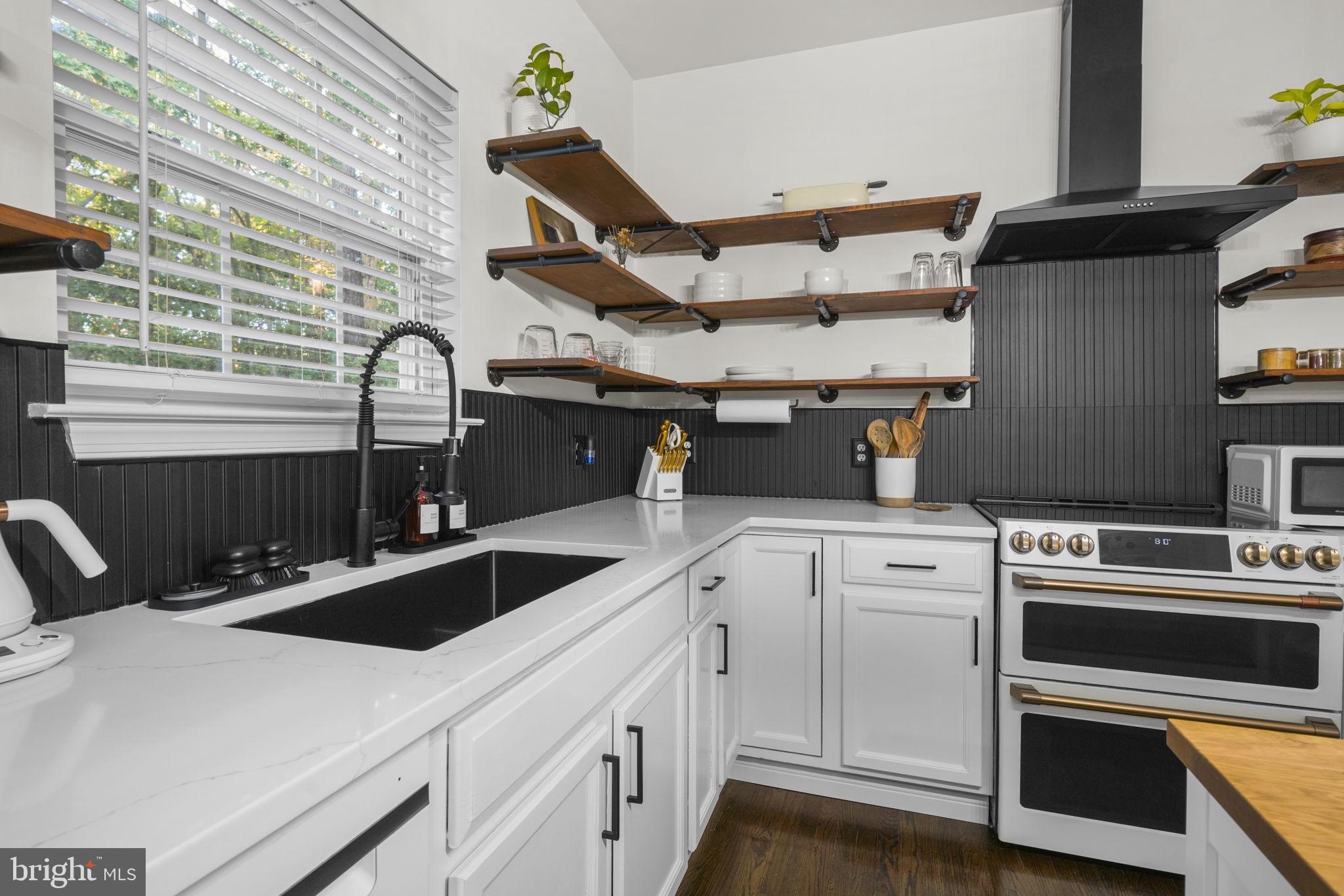 WOODHAVEN - Residential