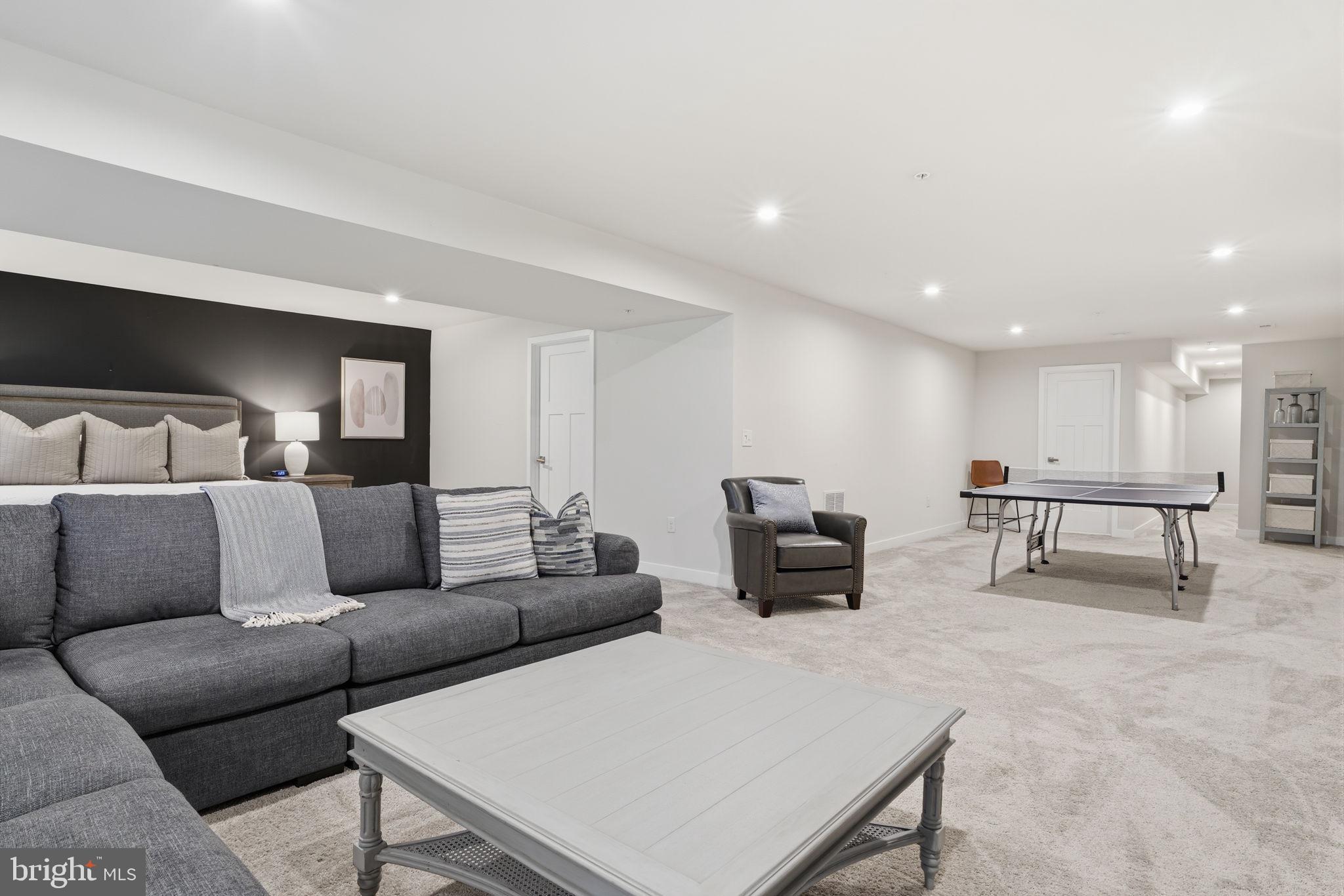 YARDLEY WOODS - Residential