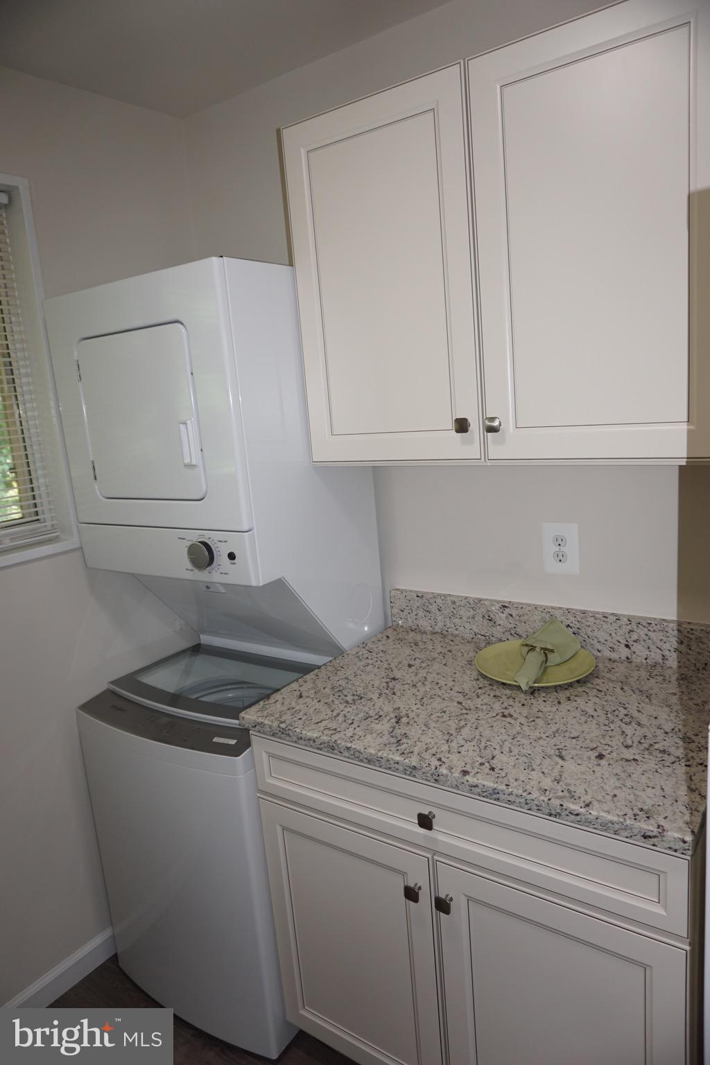 KALMIA LEE - Residential