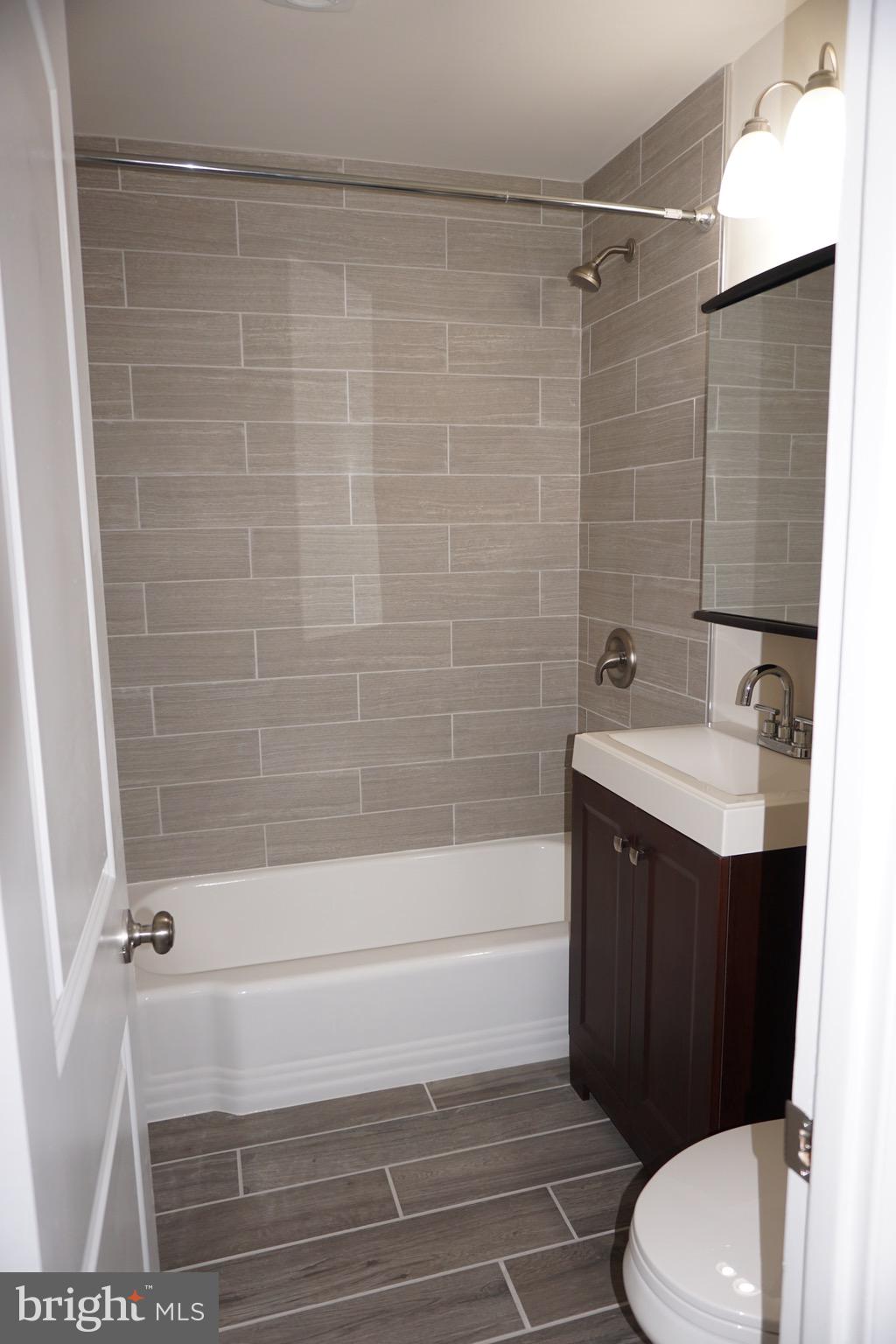 KALMIA LEE - Residential