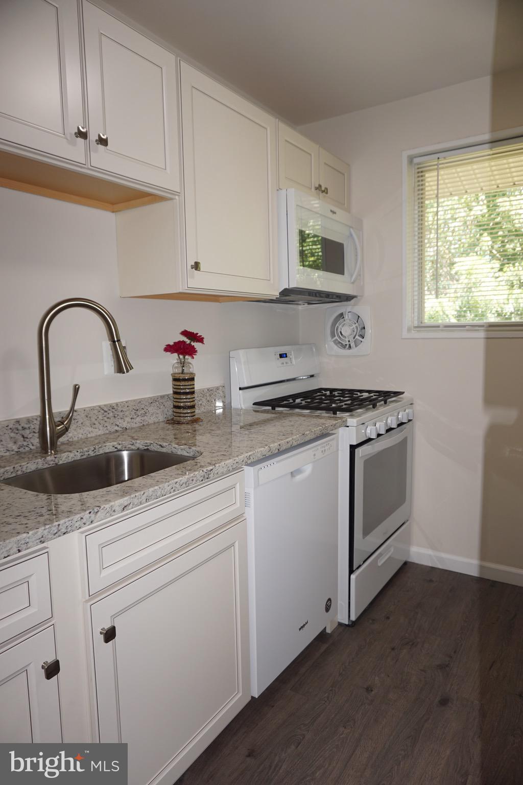 KALMIA LEE - Residential