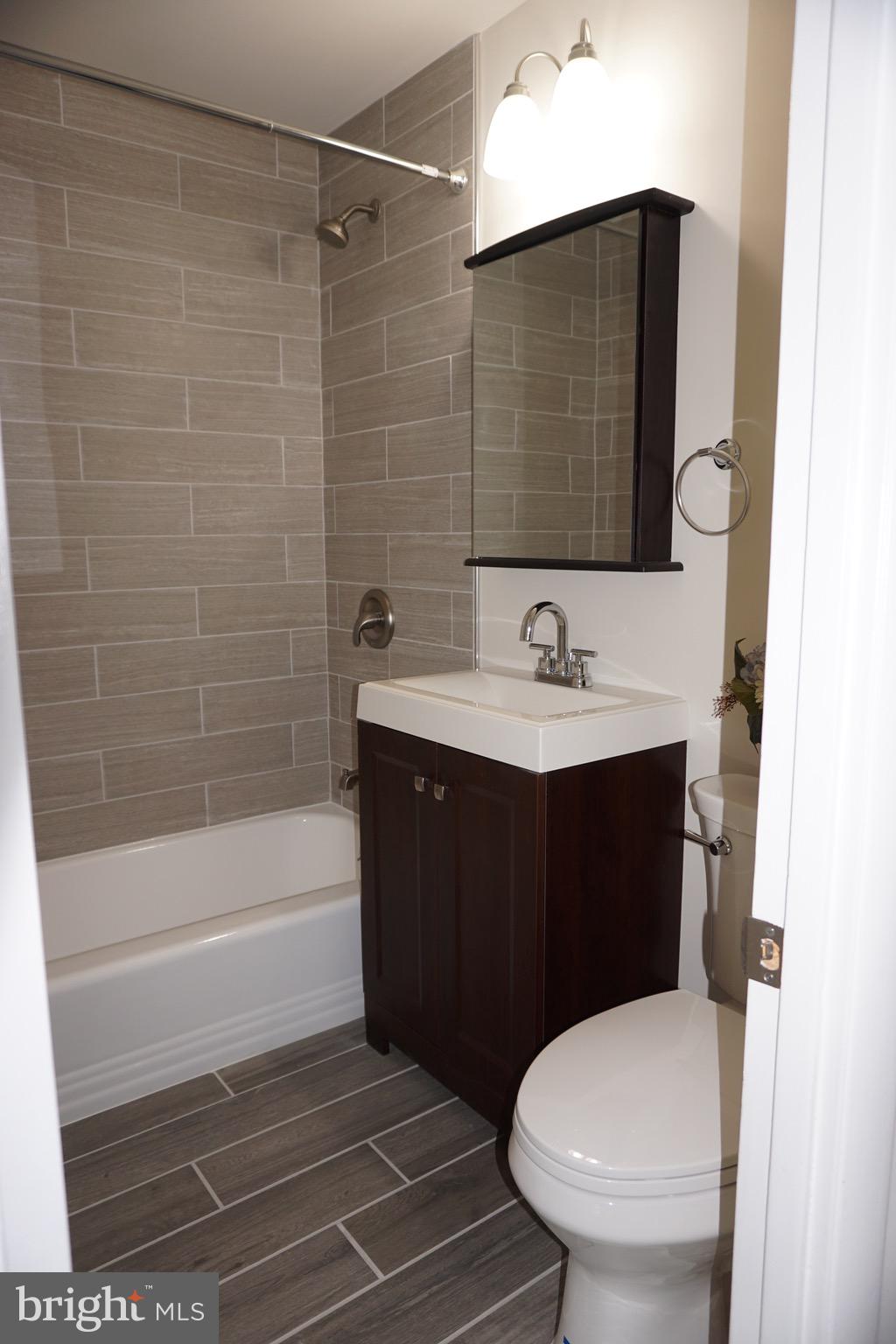 KALMIA LEE - Residential