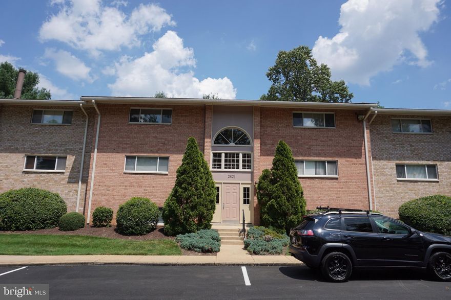 Reduced!! This is the opportunity to own this charming one level condo, Completely updated with new kitchen appliances,new kitchen cabinets, granite counter,beautiful laminate floor on dinning room, one spacious bedroom and full bath with new tiles, vanities and new light fixture,ample living room and a balcony overlooking to trees. Easy access to major commuter routes,right off Lee Highway, close to grocery stores, shops and restaurants. Everything is ready for new buyer. this is your opportunity.
