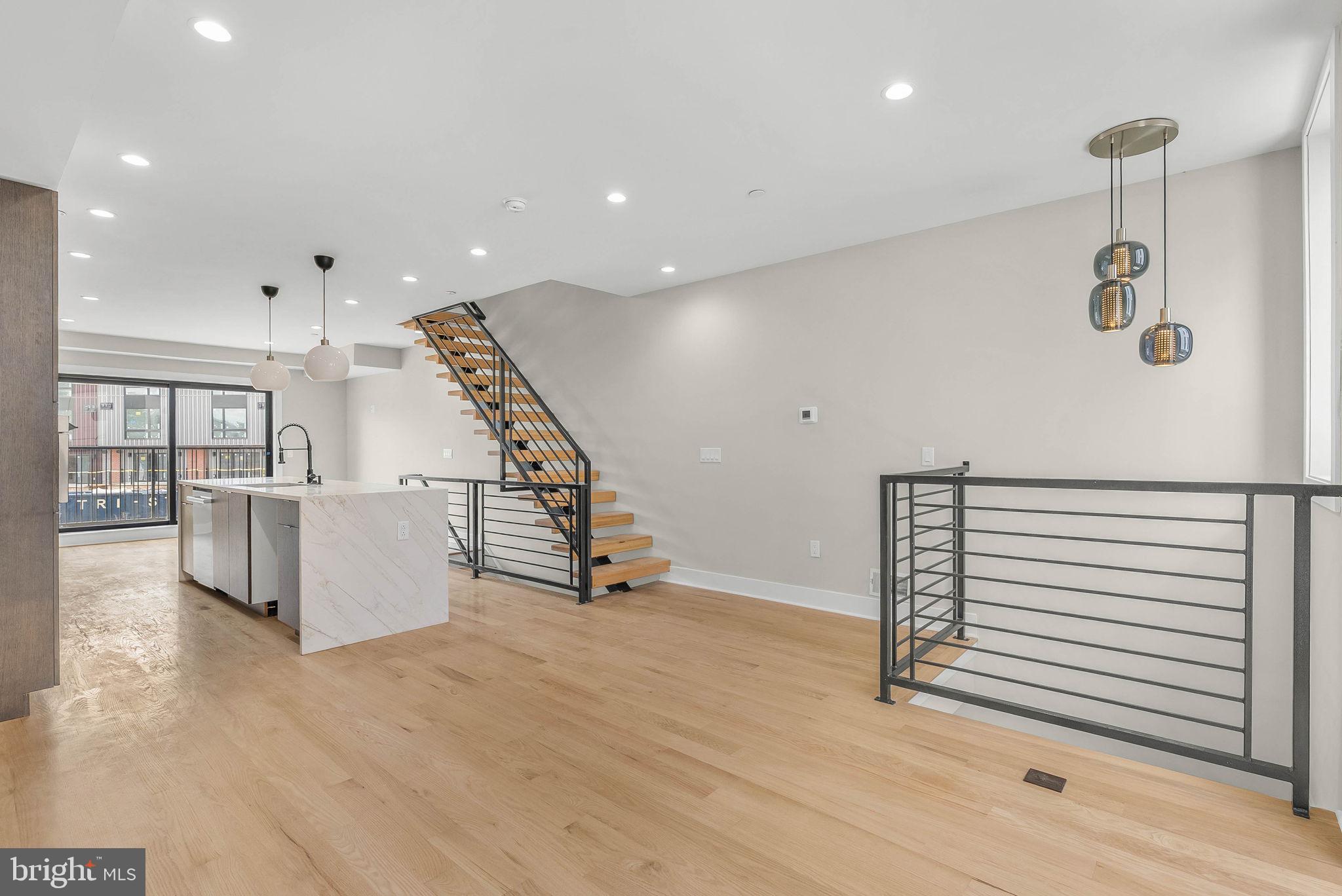 FAIRMOUNT - Residential