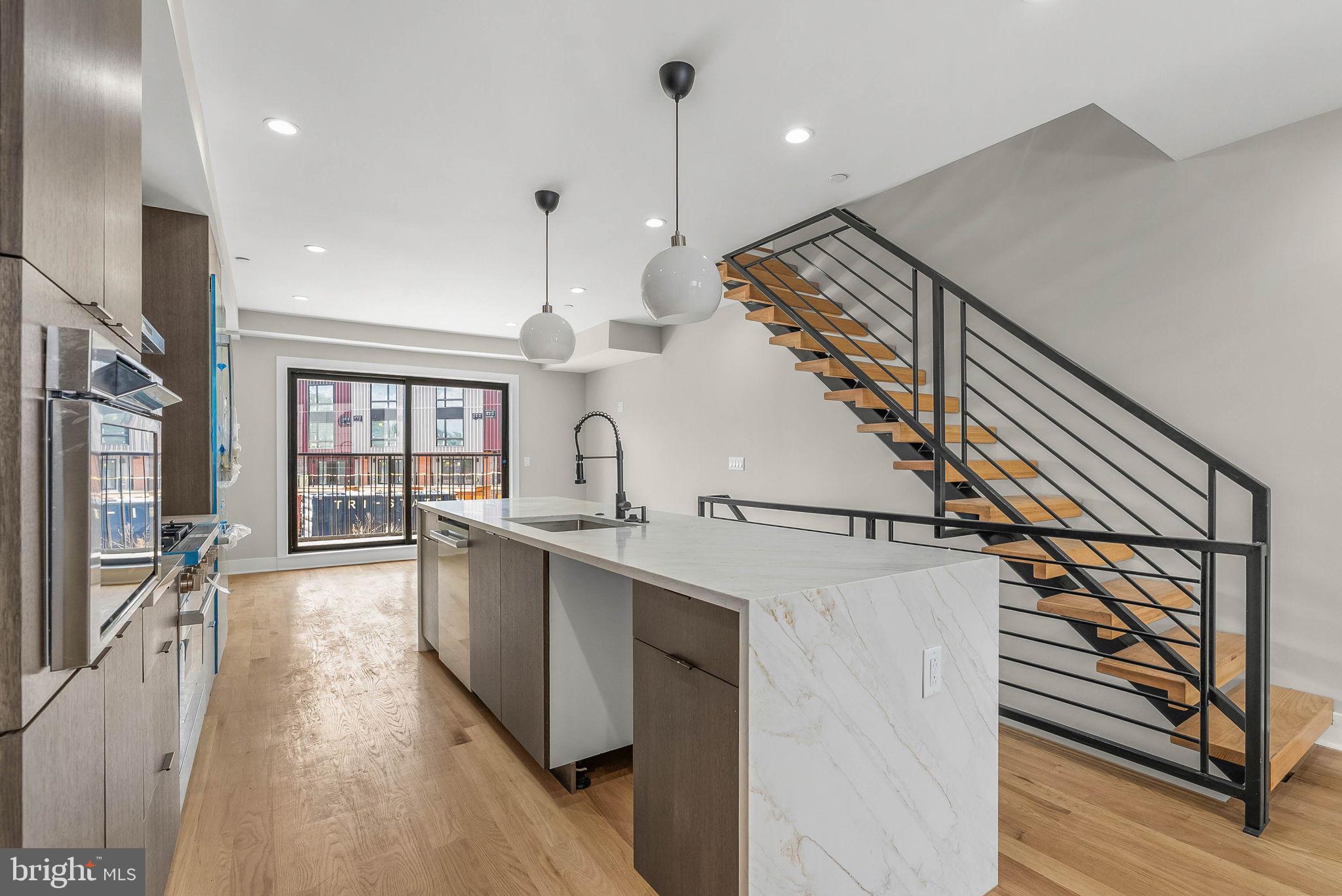 FAIRMOUNT - Residential