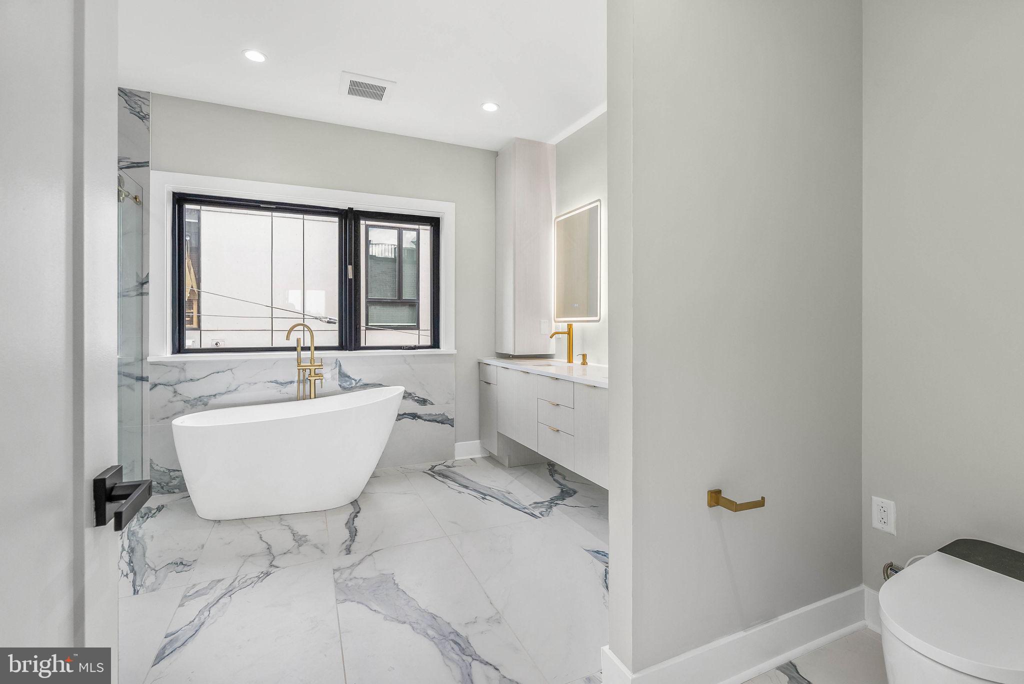 FAIRMOUNT - Residential