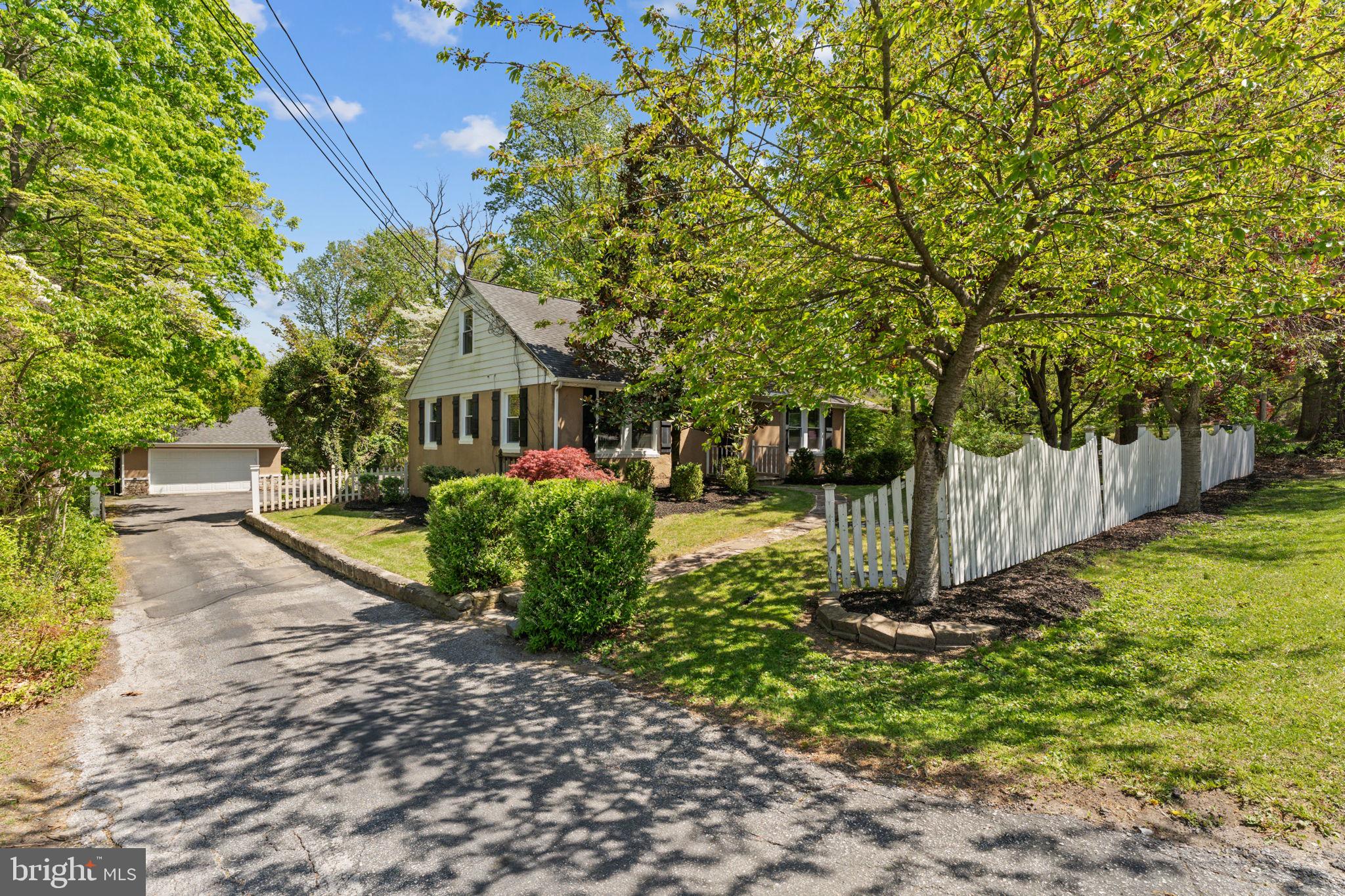 1113 POTTSTOWN PIKE