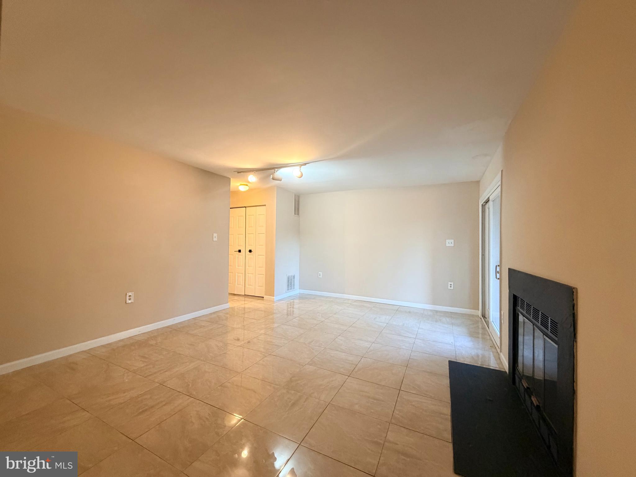 AMBERFIELD - Residential Lease