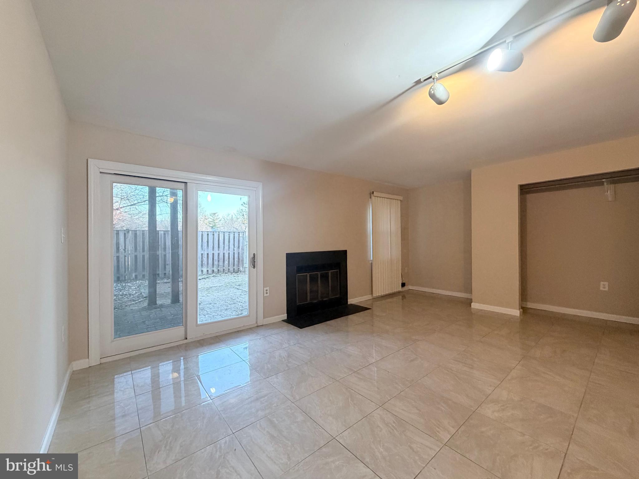 AMBERFIELD - Residential Lease