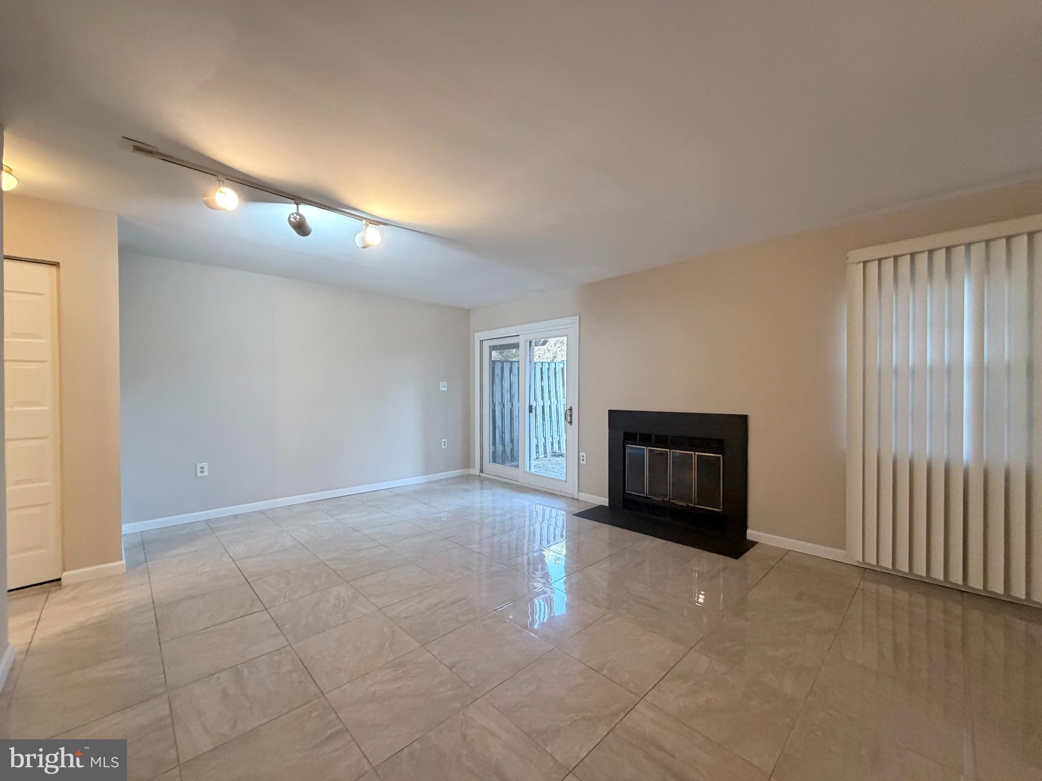 AMBERFIELD - Residential Lease