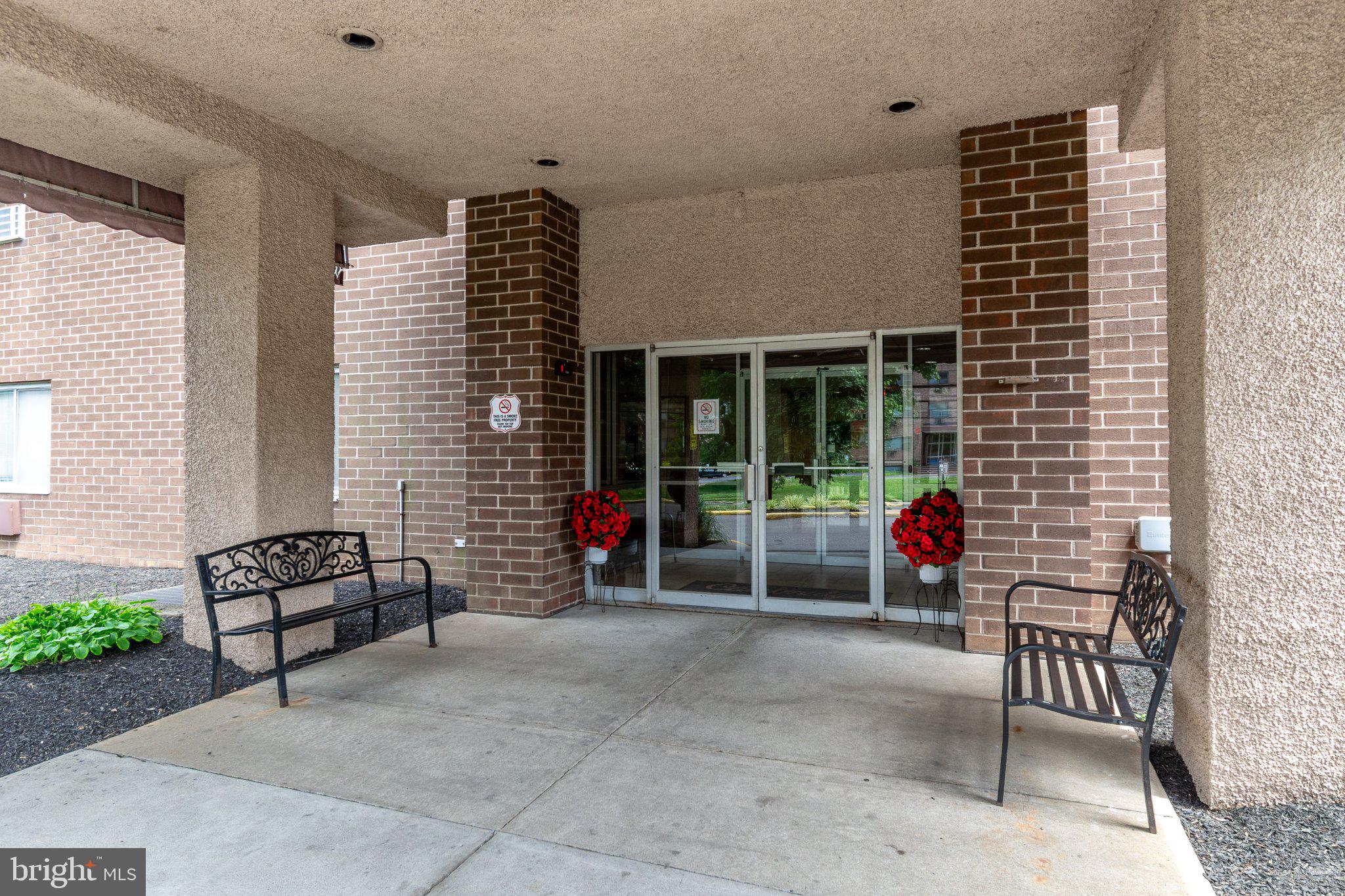 860 LOWER FERRY 3 B