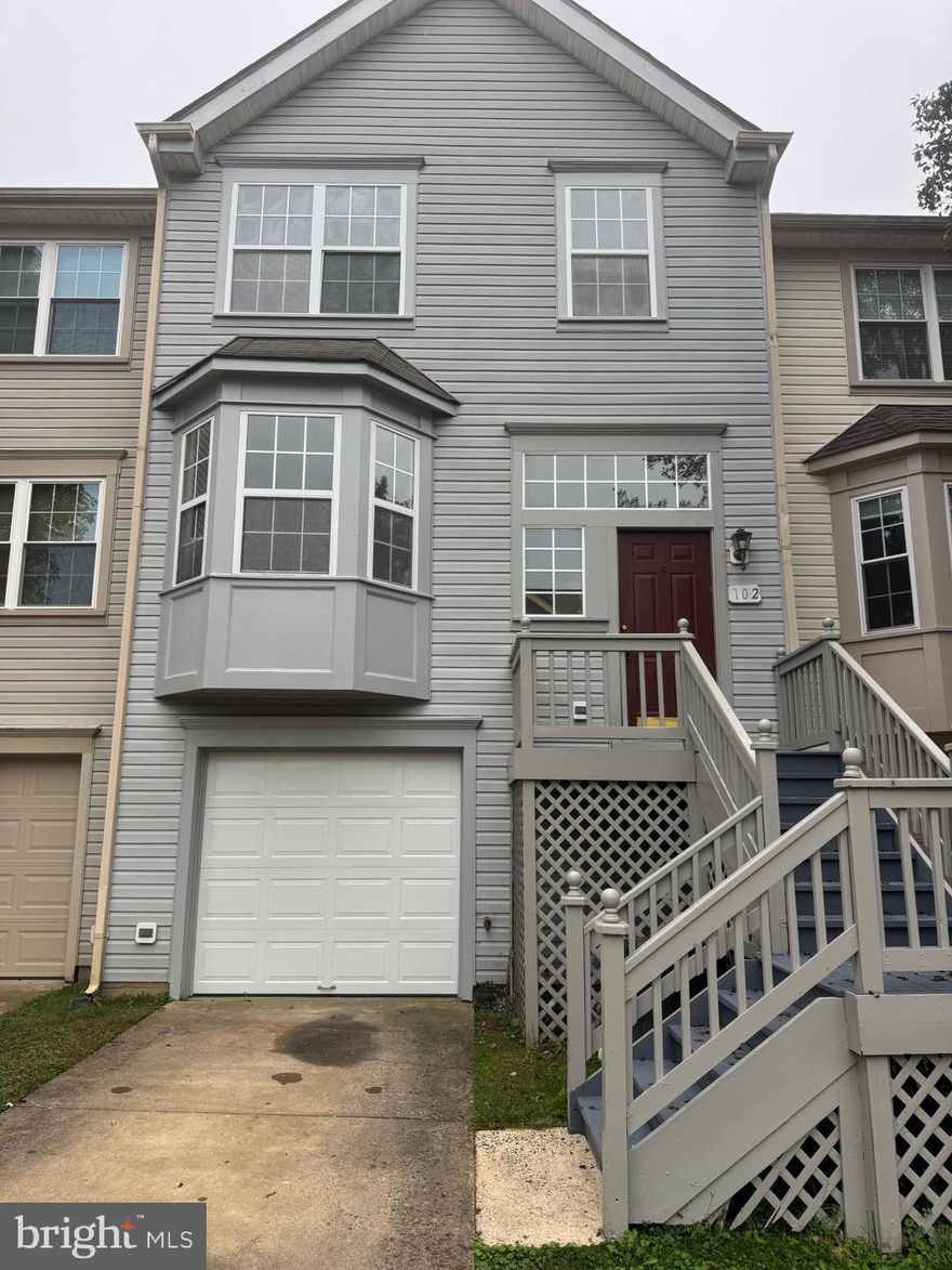 SELLER MOTIVATED, VACANT, 2 MASTER SUITE BEDROOMS, 2 1/2 BATHROOMS, TOWNHOUSE IN THE HEART OF PURCELLVILLE, GARAGE, 3 LEVELS, NEW PAINT AND CARPET, UPGRADES THROUGHOUT, REC ROOM, WASHER/DRYER, STORAGE ROOM, MOVE IN CONDITION, AGENT IS RELATED TO OWNERS.