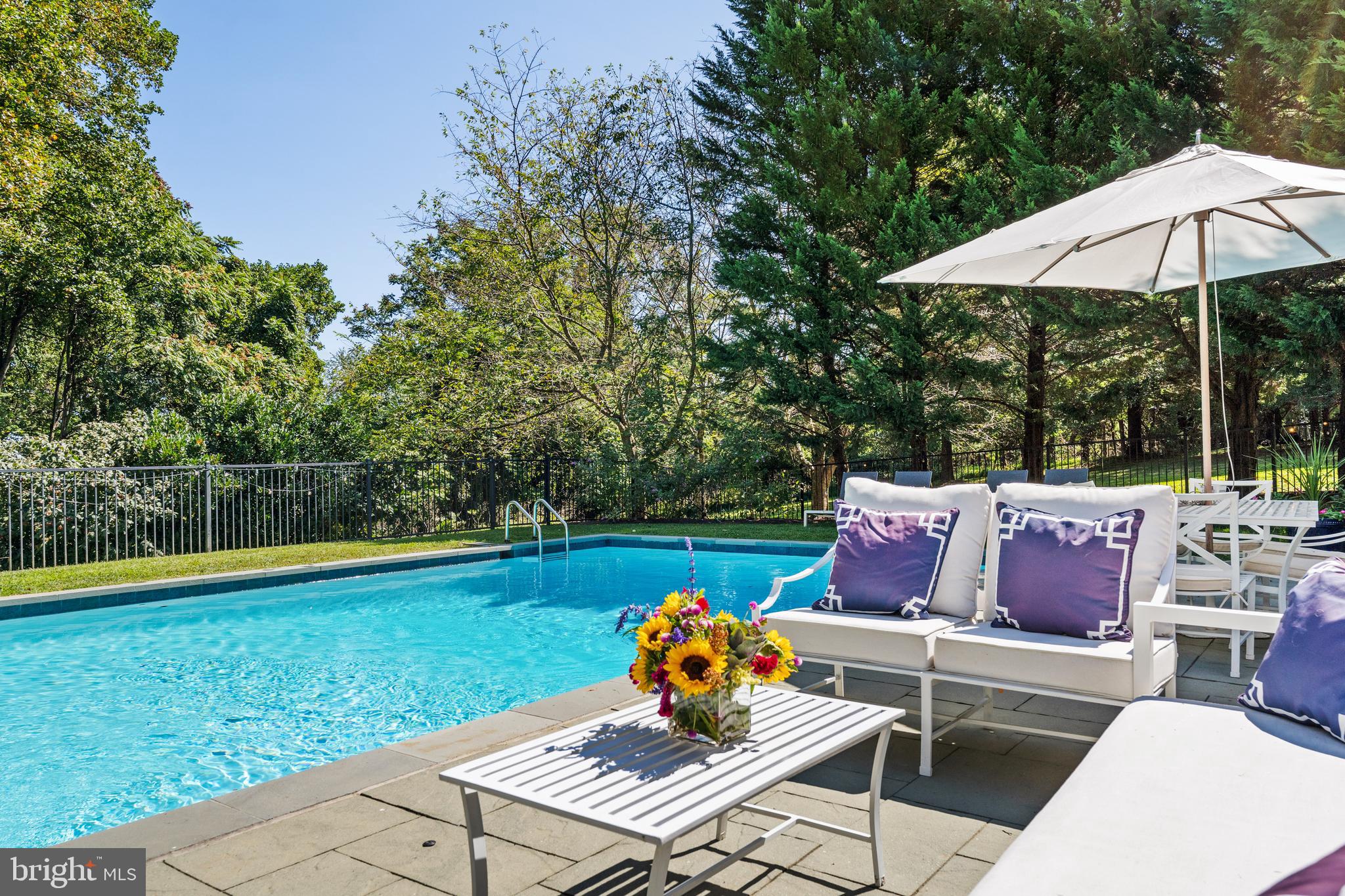 NICHOLSONS MANOR - Residential