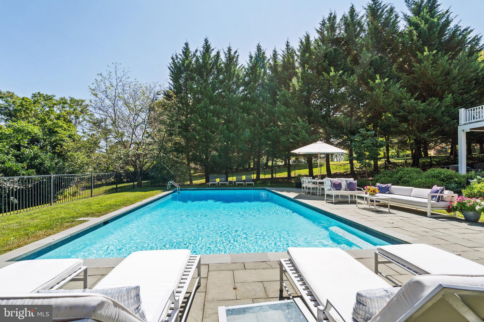 NICHOLSONS MANOR - Residential