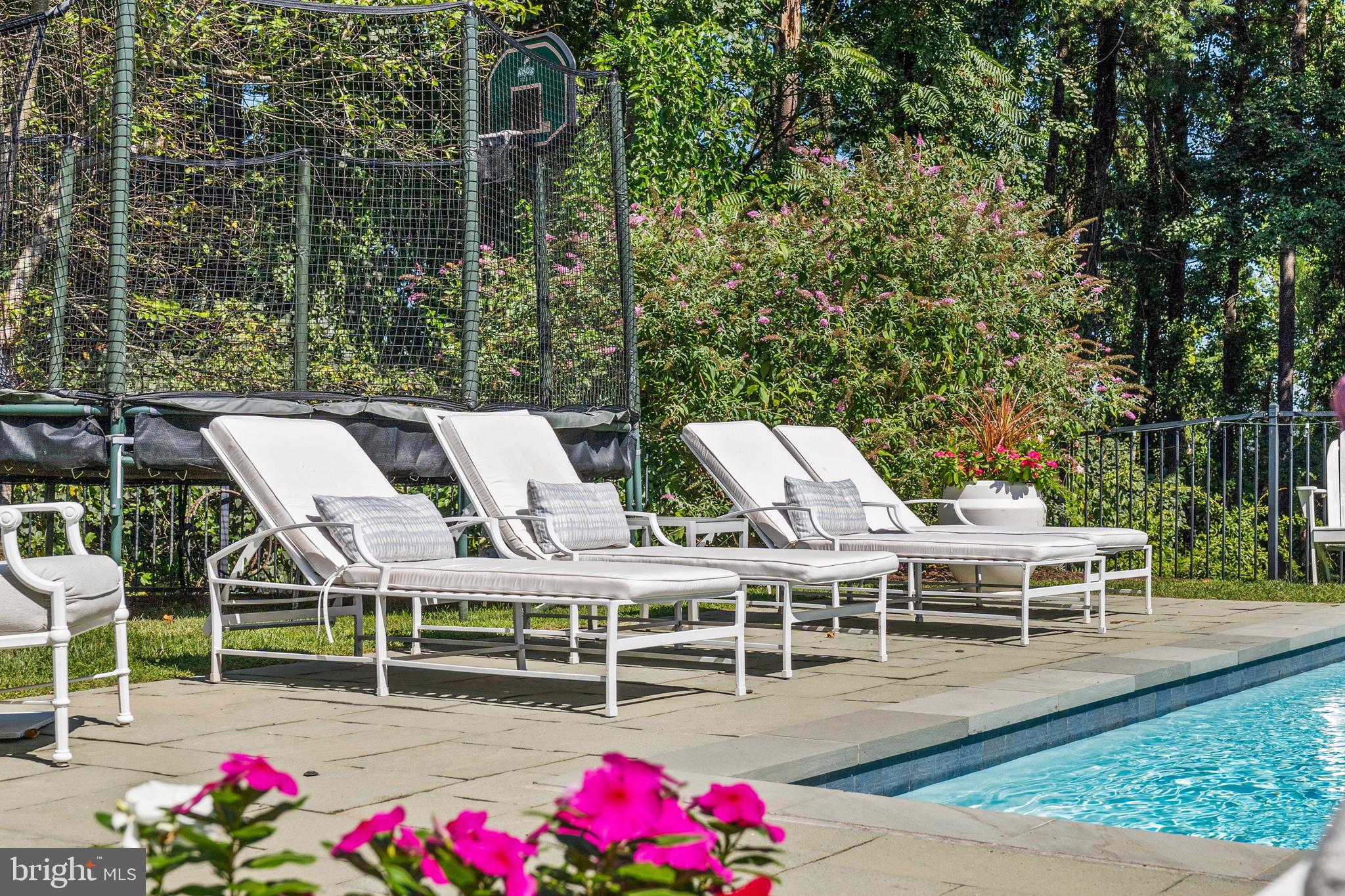 NICHOLSONS MANOR - Residential