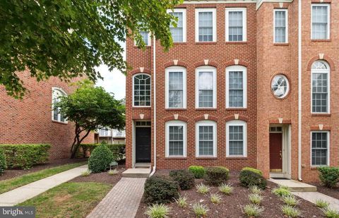 Townhouse For Sale - 9346 Indian Trail Way<br/> PERRY HALL, MD 21128
