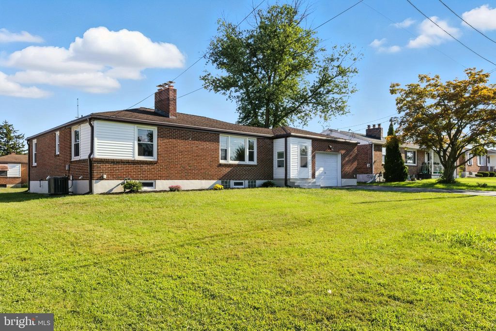 Photo of 188 Sycamore Lane, YORK, PA 17406 (MLS # PAYK2088686)