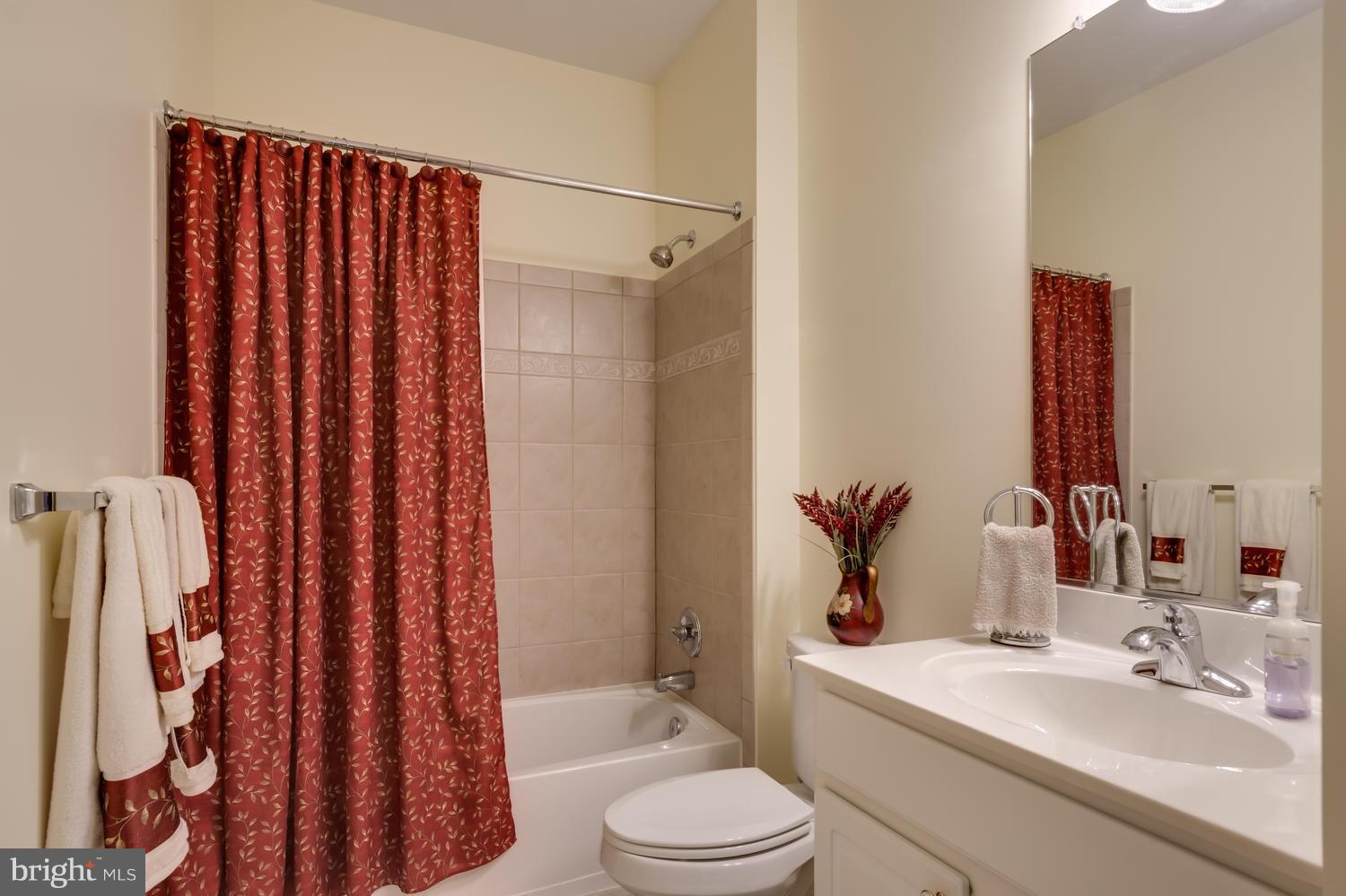 SYMPHONY VILLAGE AT CENTREVILLE - Residential