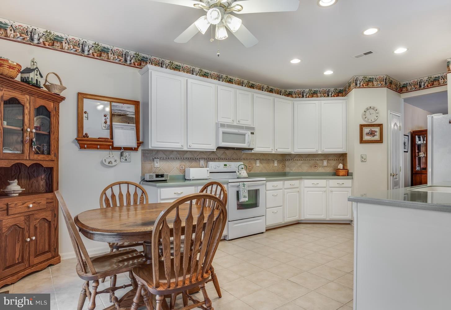 SYMPHONY VILLAGE AT CENTREVILLE - Residential