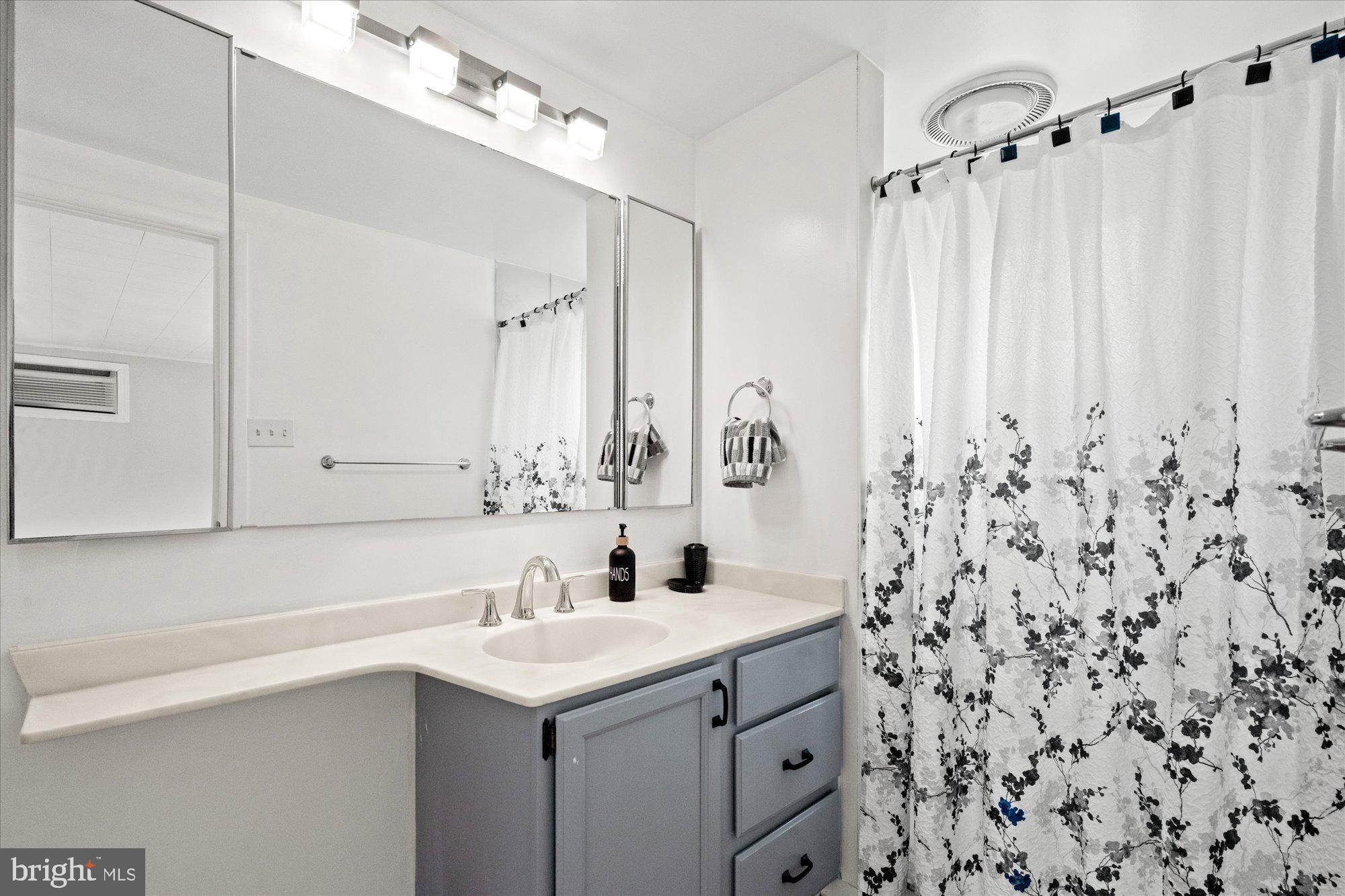 ROSE HILL FARMS - Residential