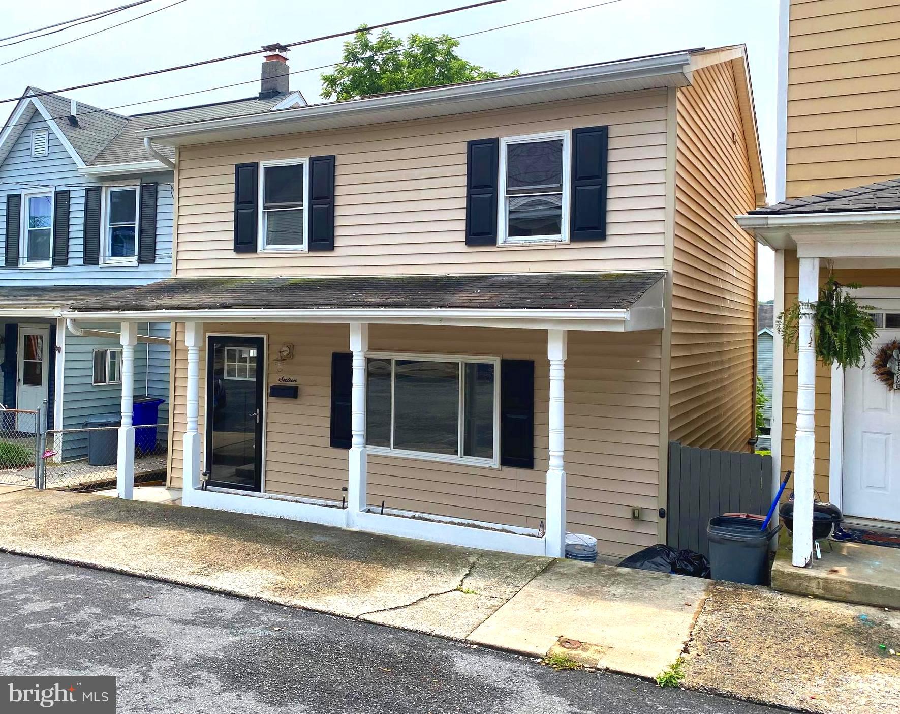 Welcome to 16 East C St! This wonderful home is newly renovated, offering LVP flooring throughout, new counter tops, fully updated bathrooms, ceiling fans, lighting and plenty more! Enjoy spacious bedrooms, a large living space and deck, for all your living and entertainment needs! Don't miss out on this wonderful opportunity! Schedule your showing today!