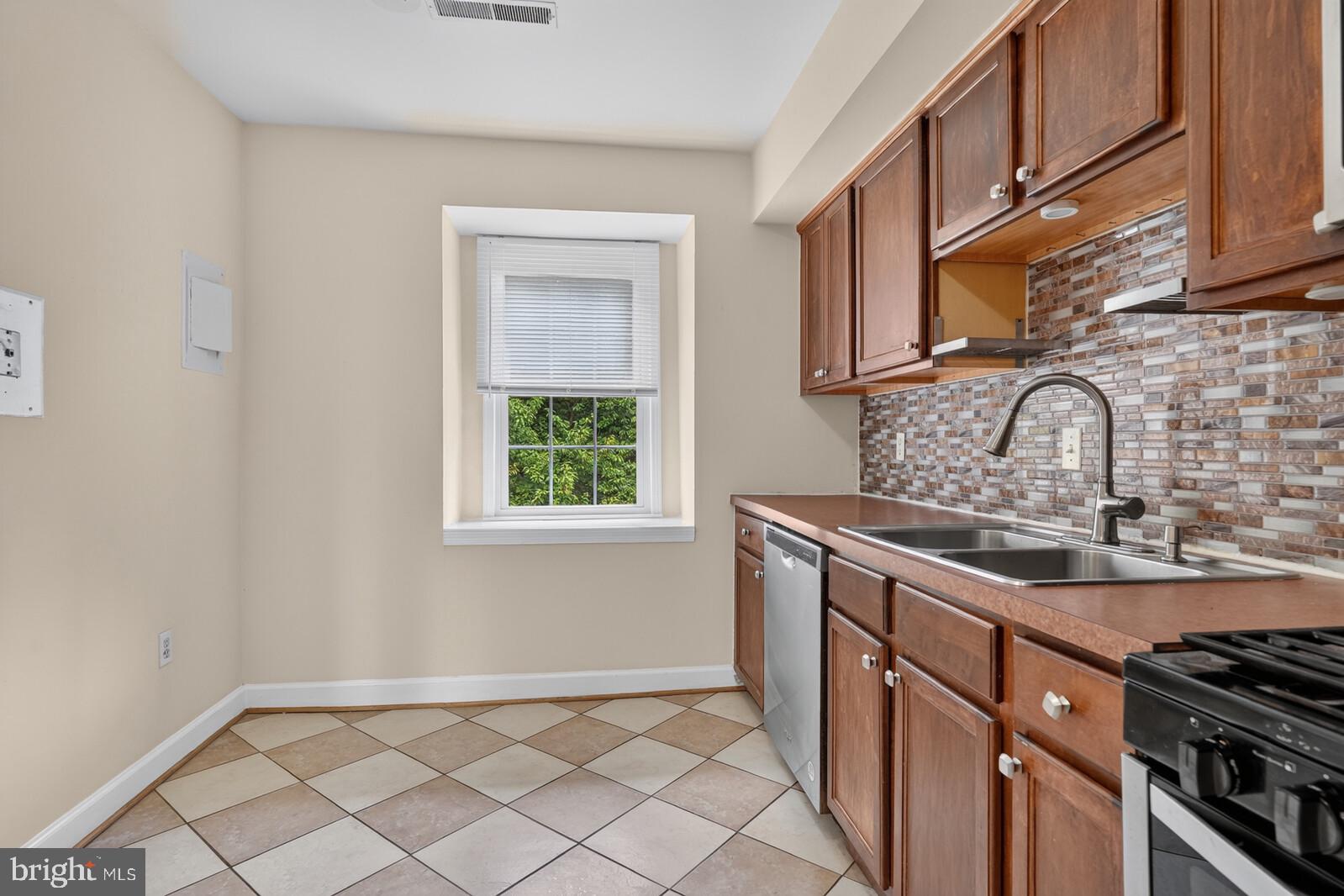 786 QUINCE ORCHARD BOULEVARD 786-20