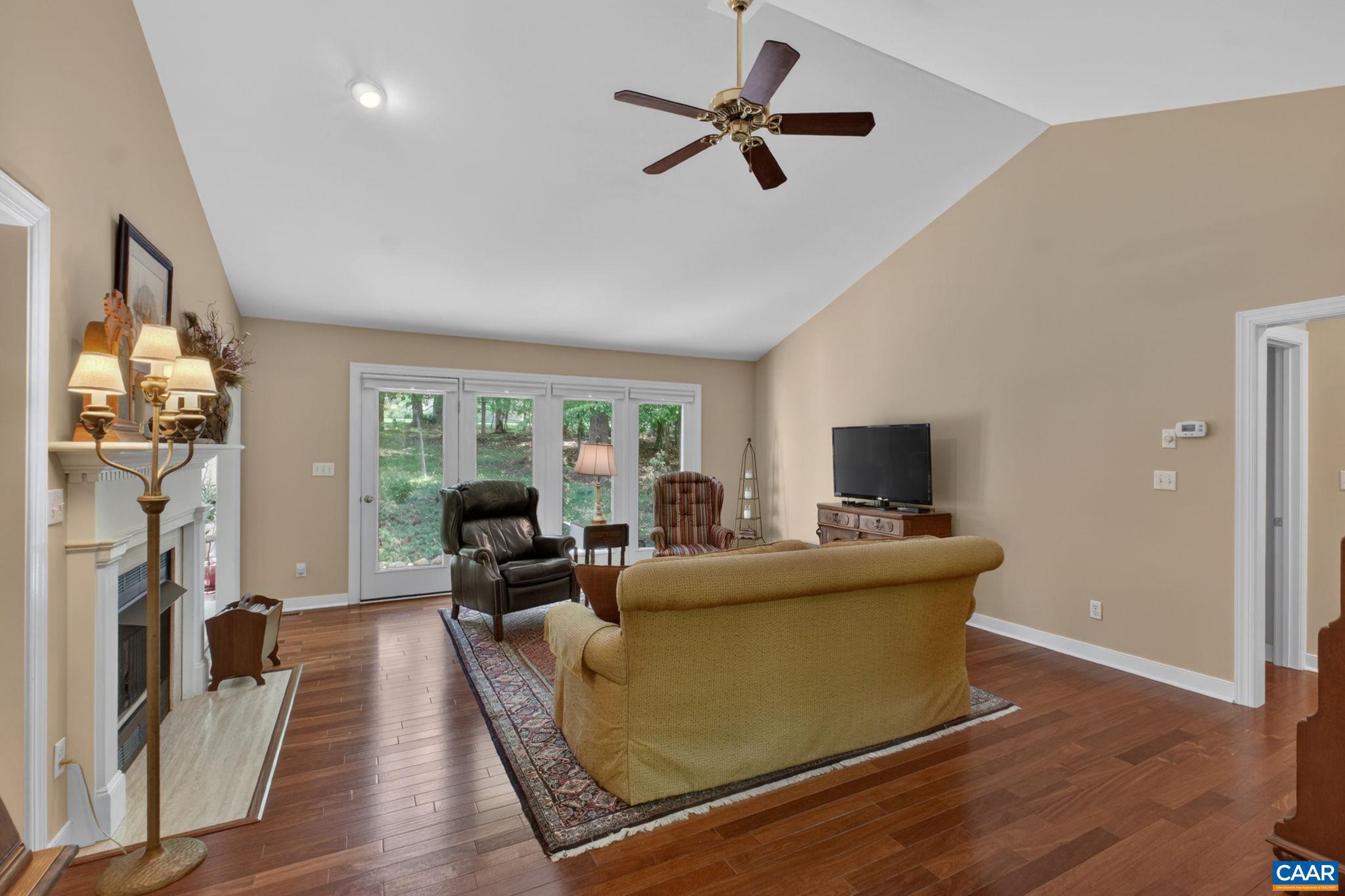 LAKE MONTICELLO - Residential