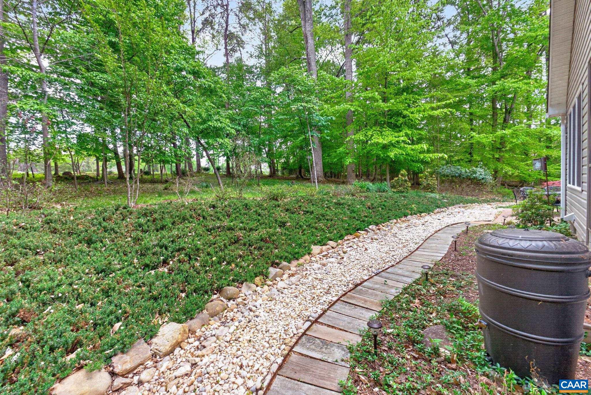 LAKE MONTICELLO - Residential