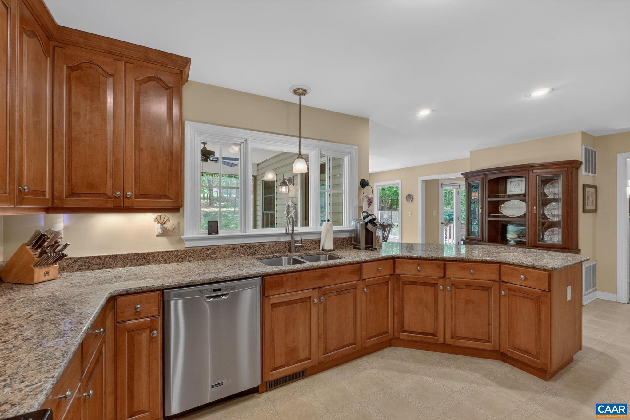 LAKE MONTICELLO - Residential