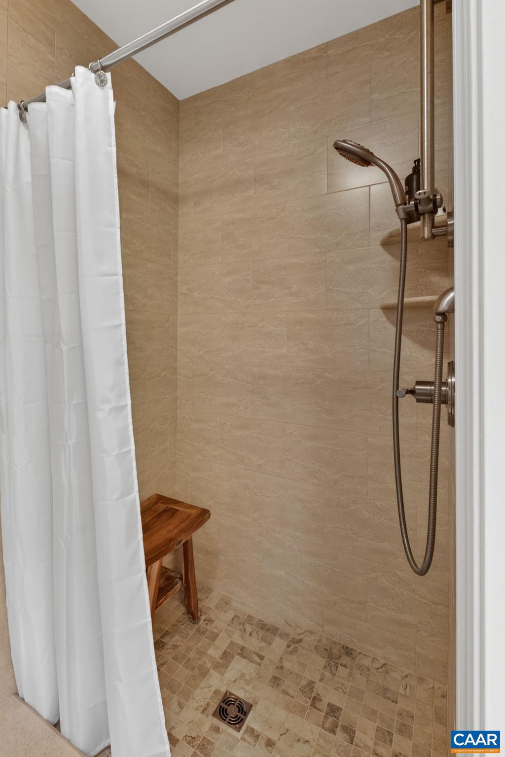 LAKE MONTICELLO - Residential