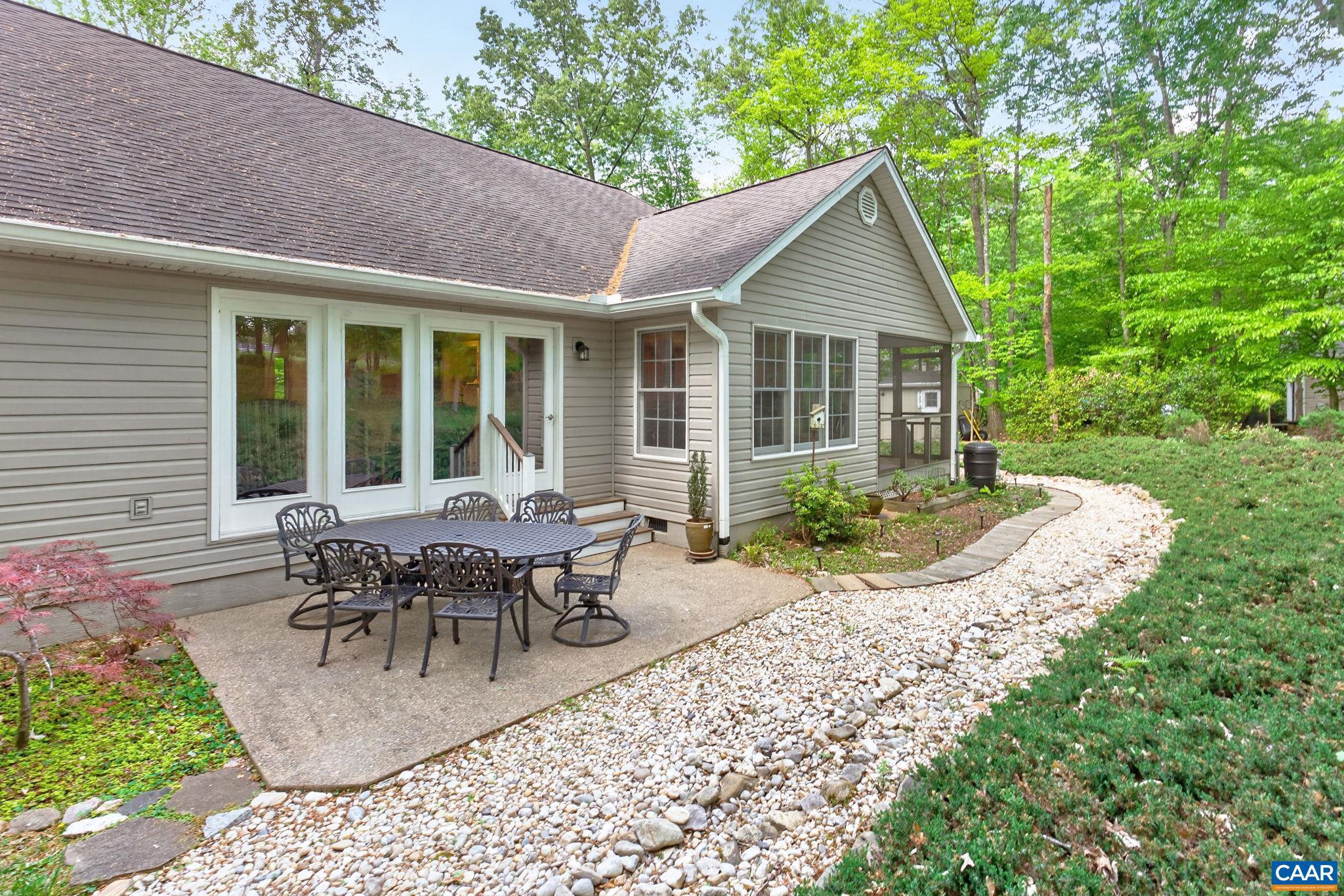 LAKE MONTICELLO - Residential