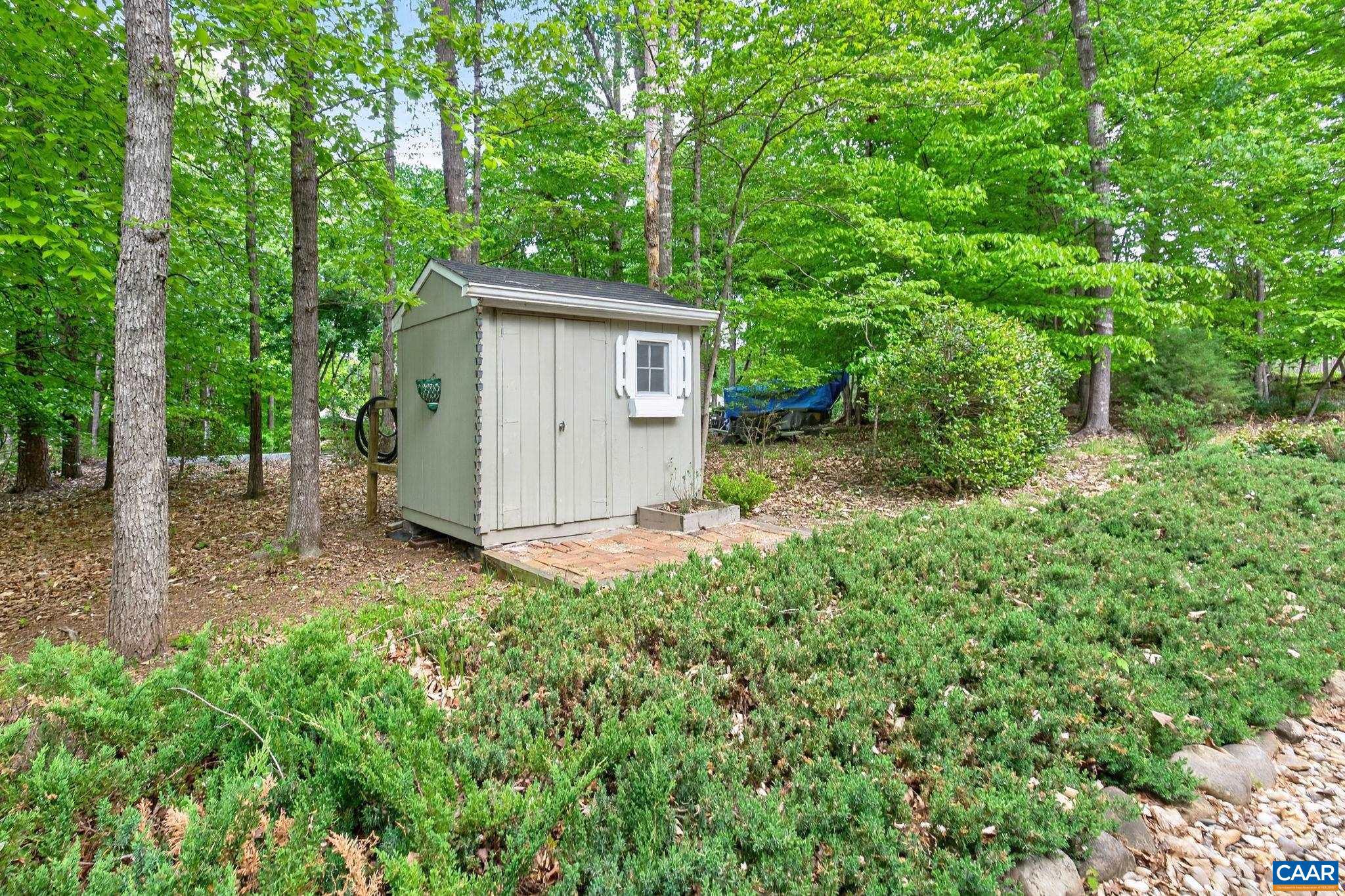 LAKE MONTICELLO - Residential