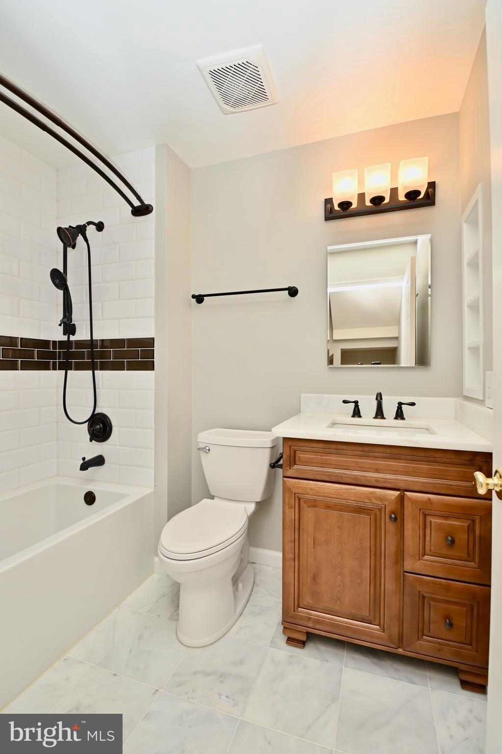 SUMMERS GROVE - Residential Lease