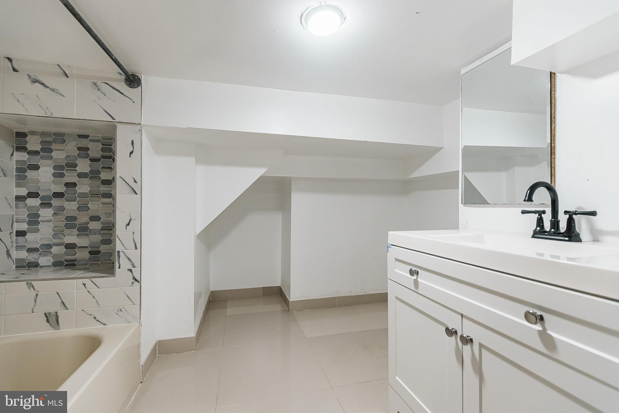 LANSDOWNE - Residential