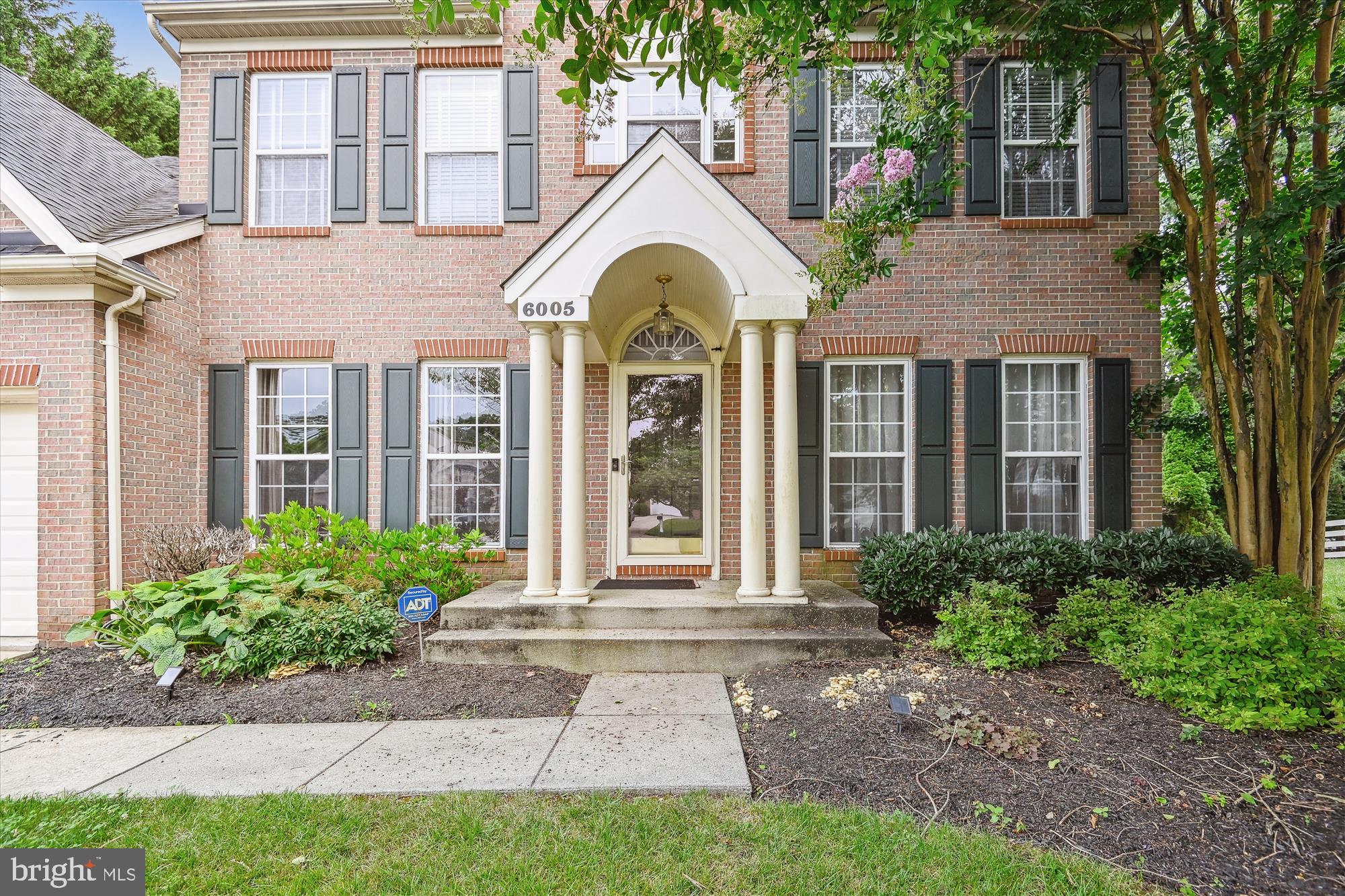 6005 BEE COURT
