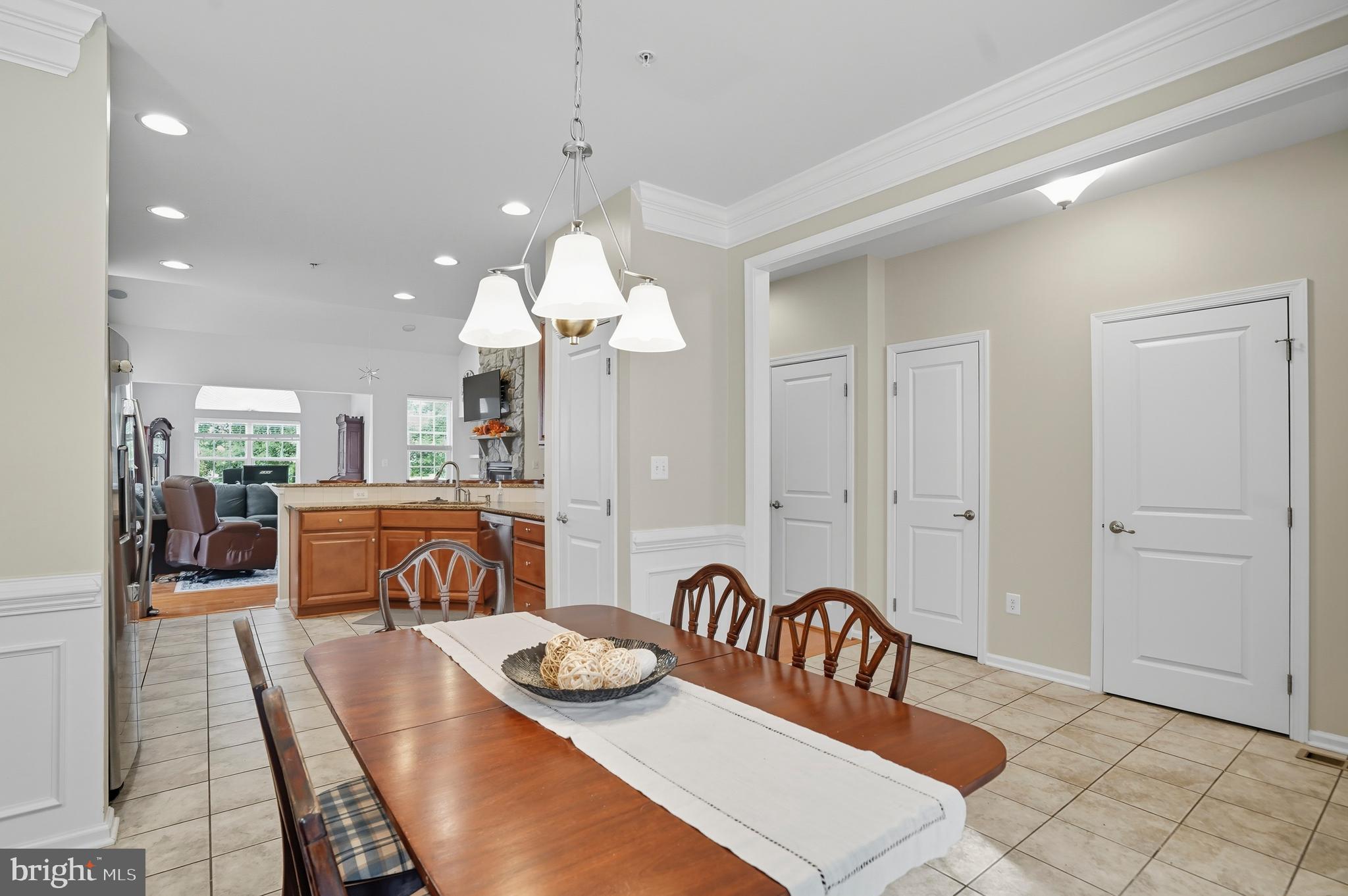 5640 CRESCENT RIDGE DRIVE