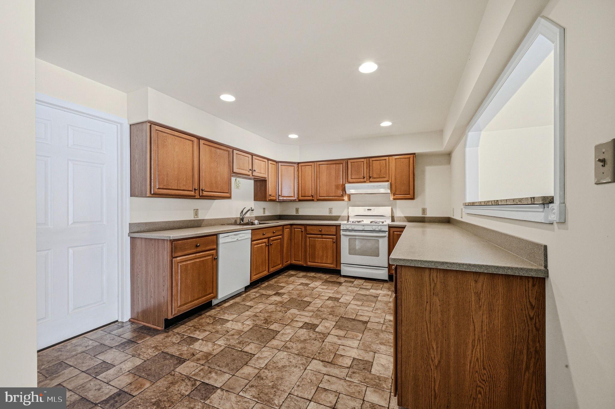 TRADITIONS AT LONG - Residential