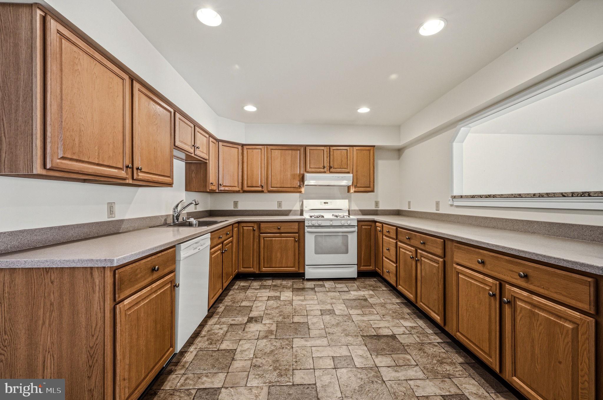 TRADITIONS AT LONG - Residential