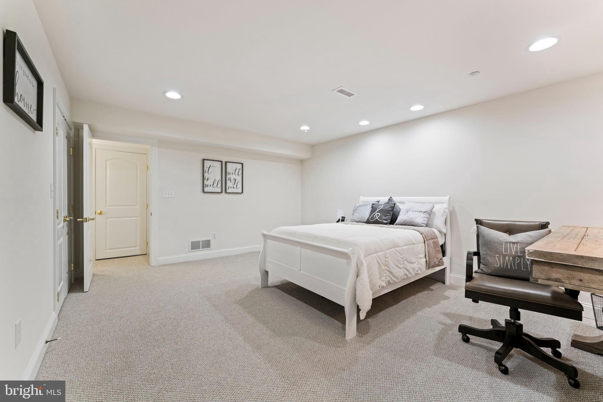 GRAND OAKS - Residential