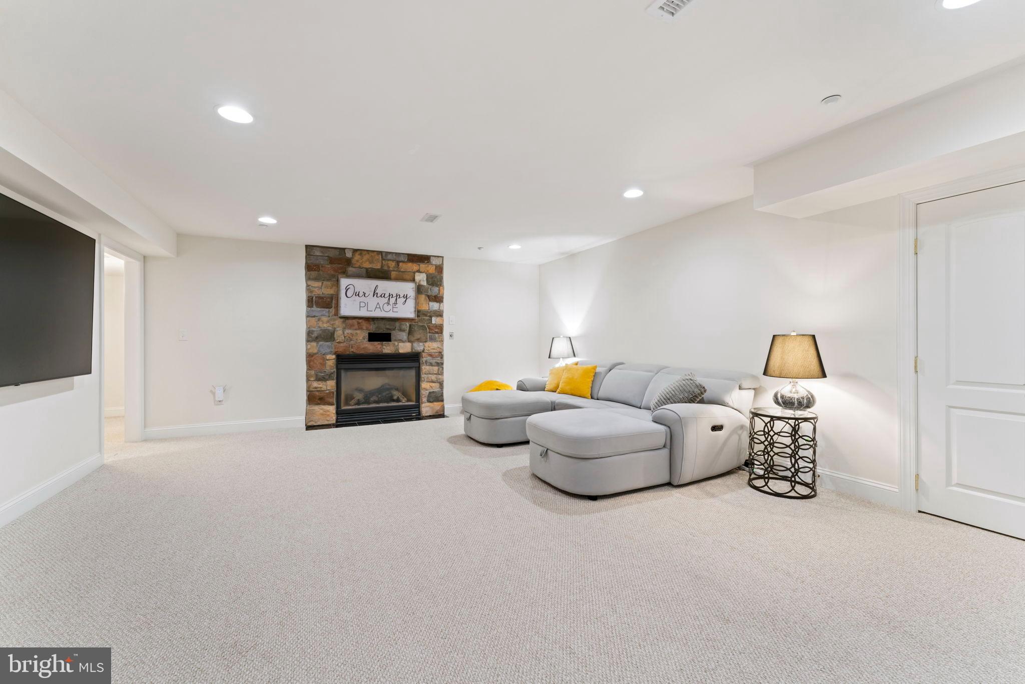 GRAND OAKS - Residential