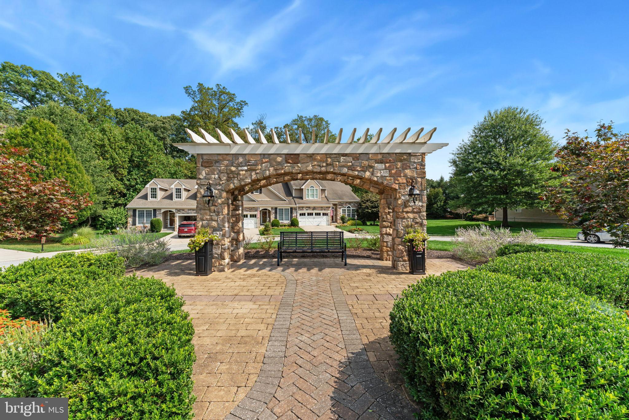 GRAND OAKS - Residential