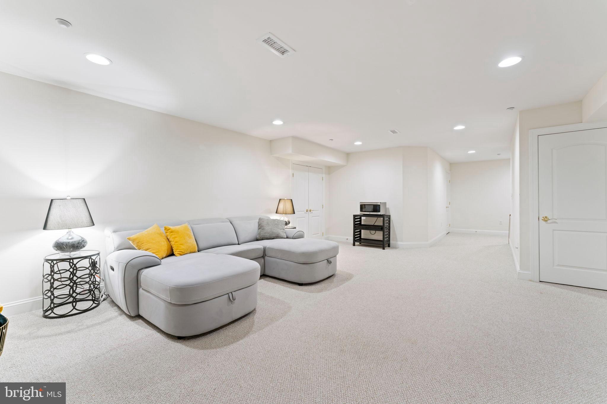 GRAND OAKS - Residential